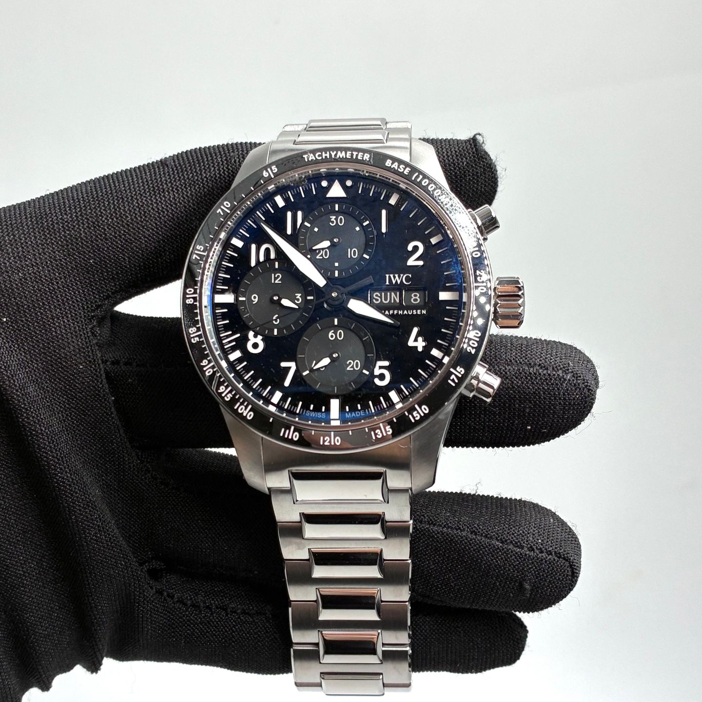 IWC Pilot Chronograph IW388304 (2025) - Black dial 43 mm Titanium case (4/6)