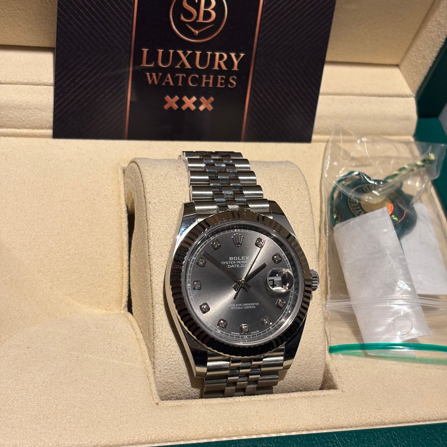Rolex Datejust 41 126334 (2018) - Grijs wijzerplaat 41mm Staal (2/3)