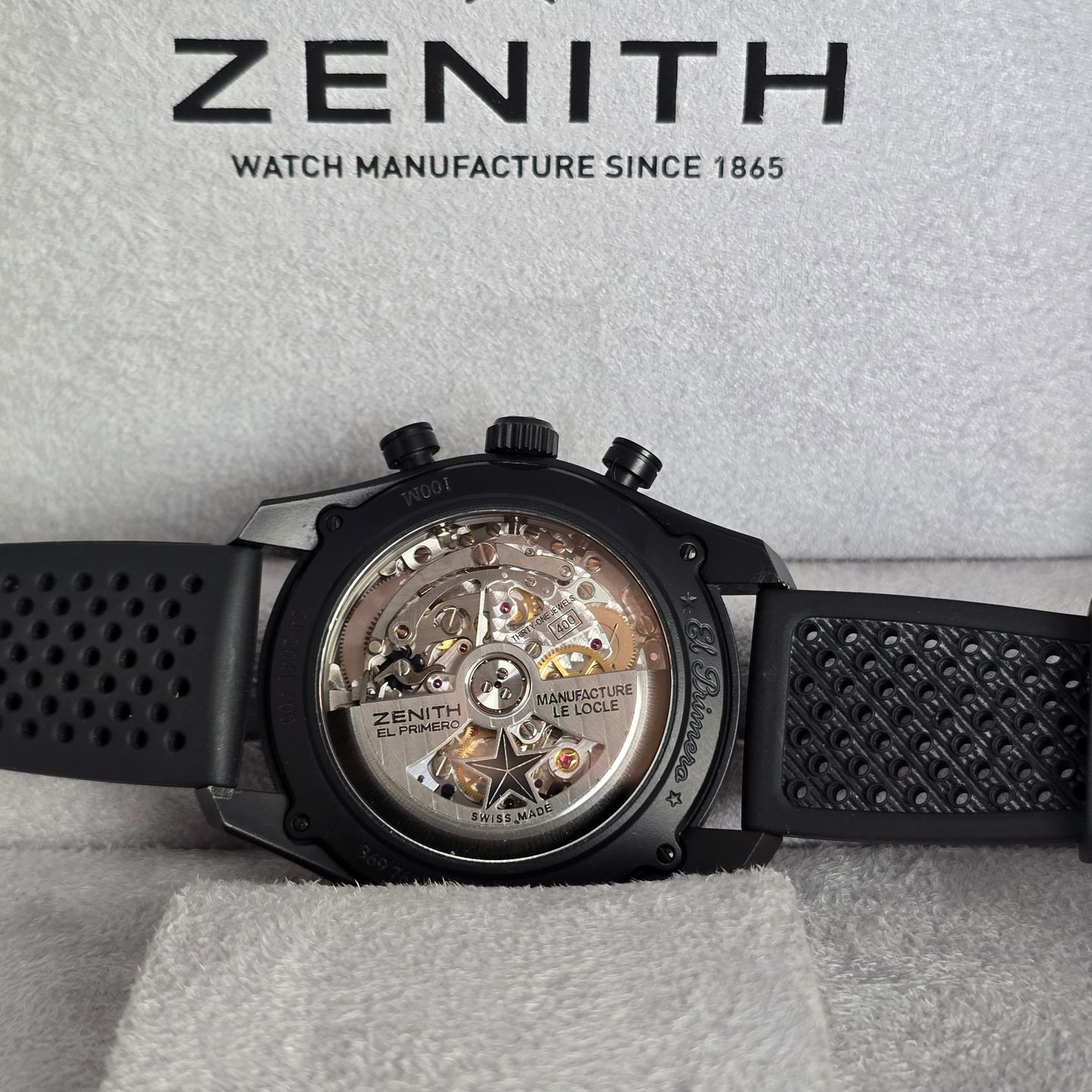 Zenith El Primero Chronomaster 24.2041.400/21.R576 (2018) - Black dial 42 mm Aluminium case (8/8)