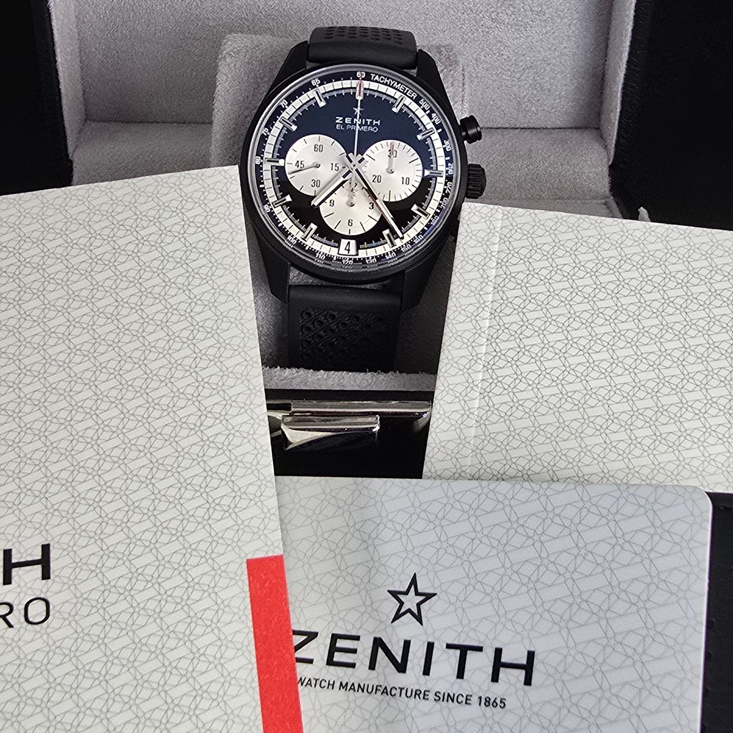 Zenith El Primero Chronomaster 24.2041.400/21.R576 (2018) - Black dial 42 mm Aluminium case (4/8)
