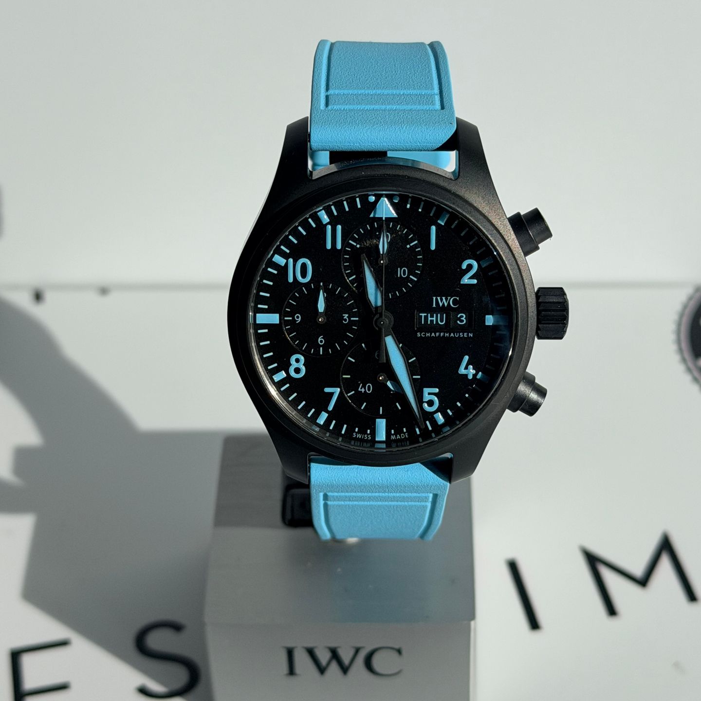 IWC Pilot IW389411 (2026) - Black dial 42 mm Ceramic case (3/8)