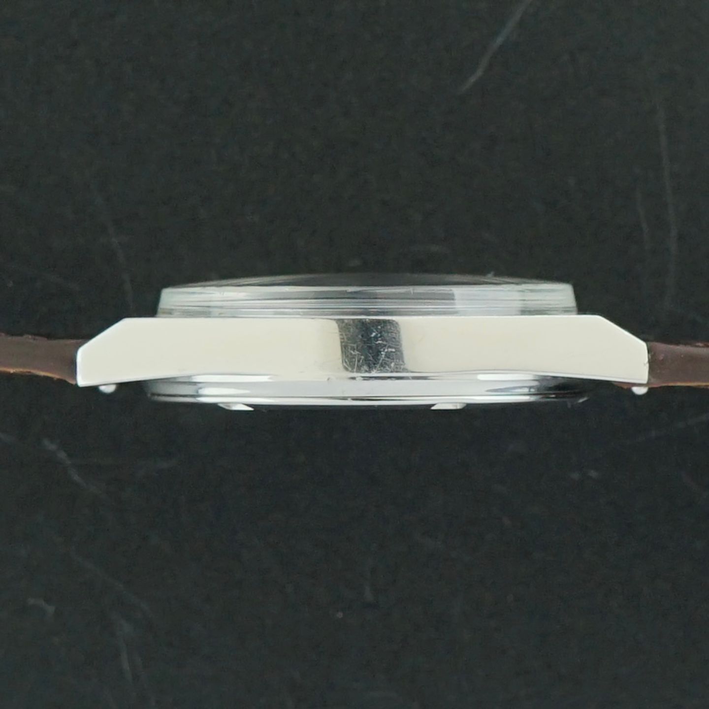 Omega Genève 136.0049 - (5/8)