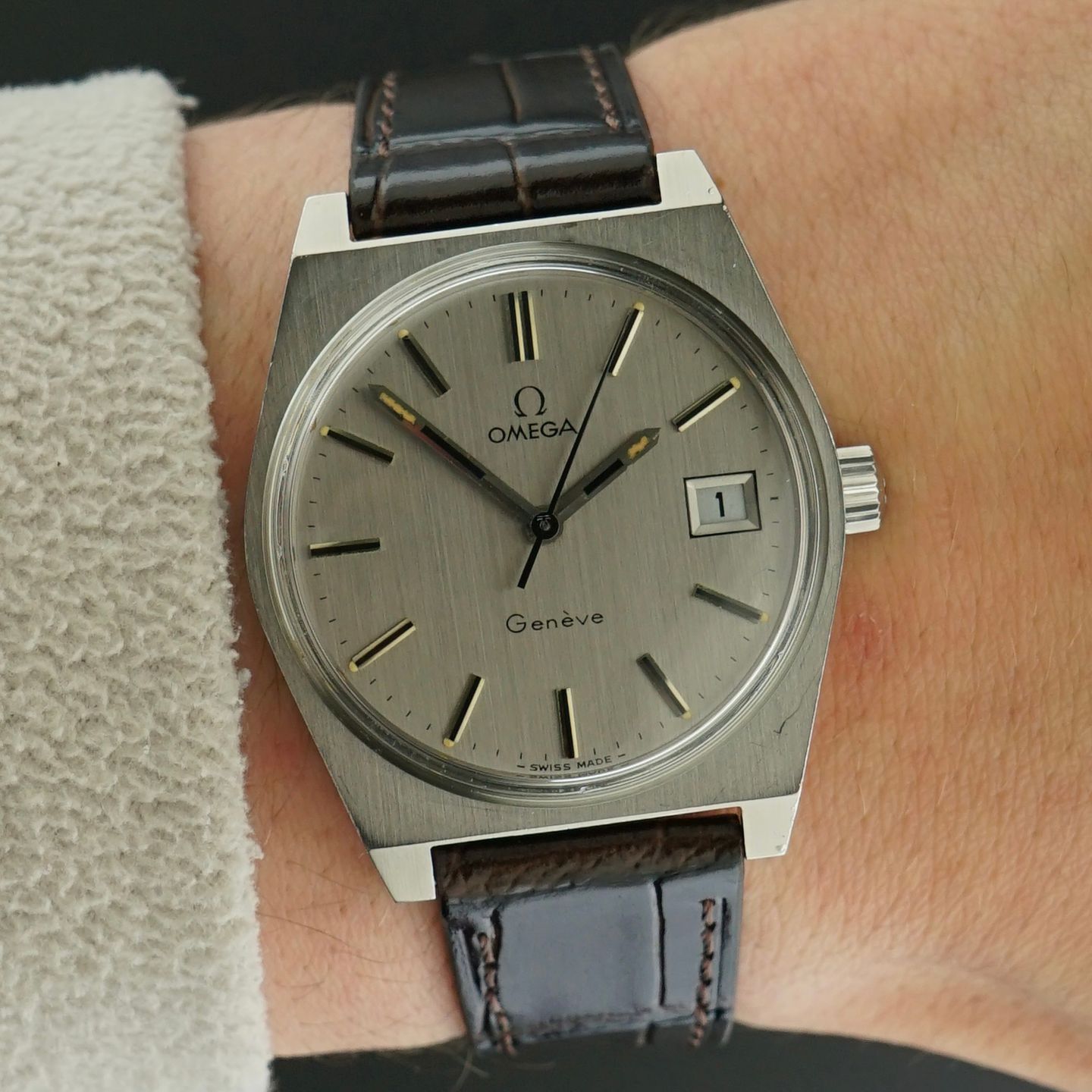 Omega Genève 136.0049 - (2/8)