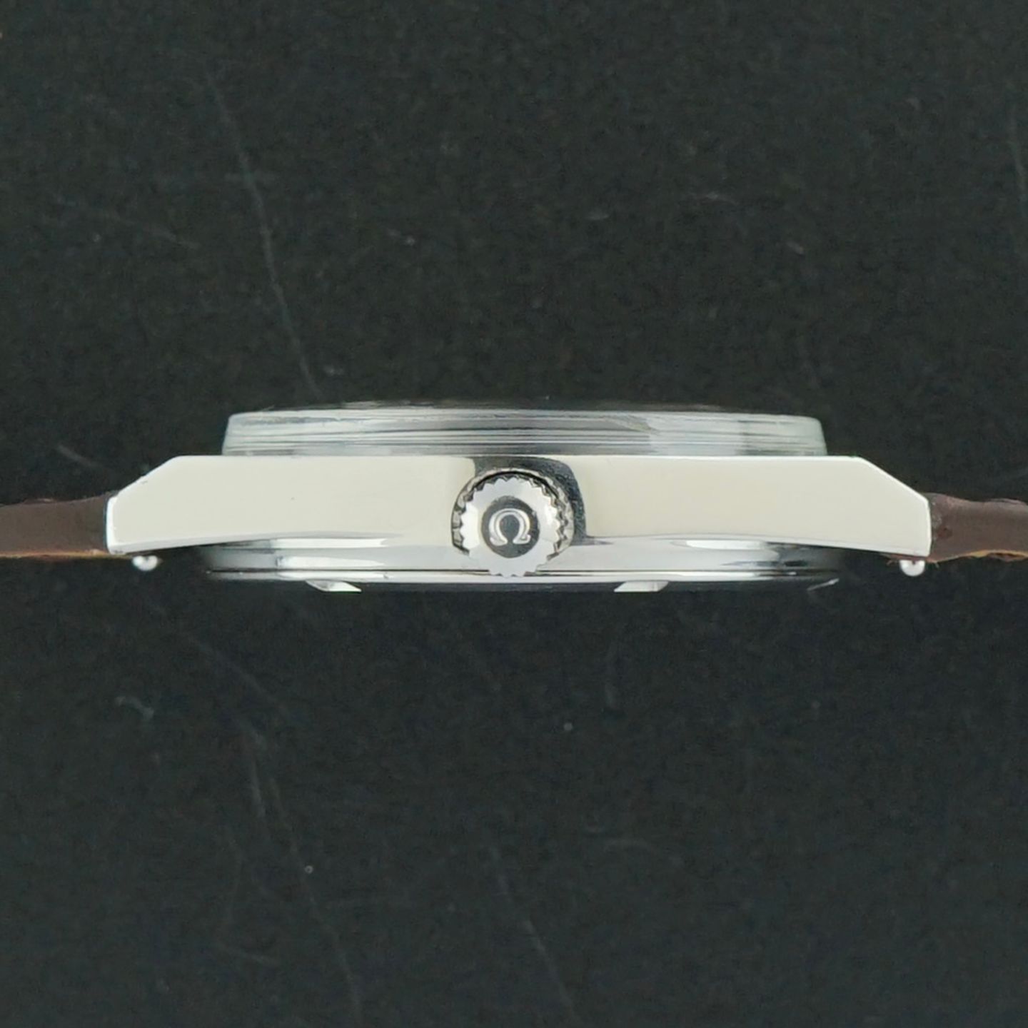 Omega Genève 136.0049 - (4/8)