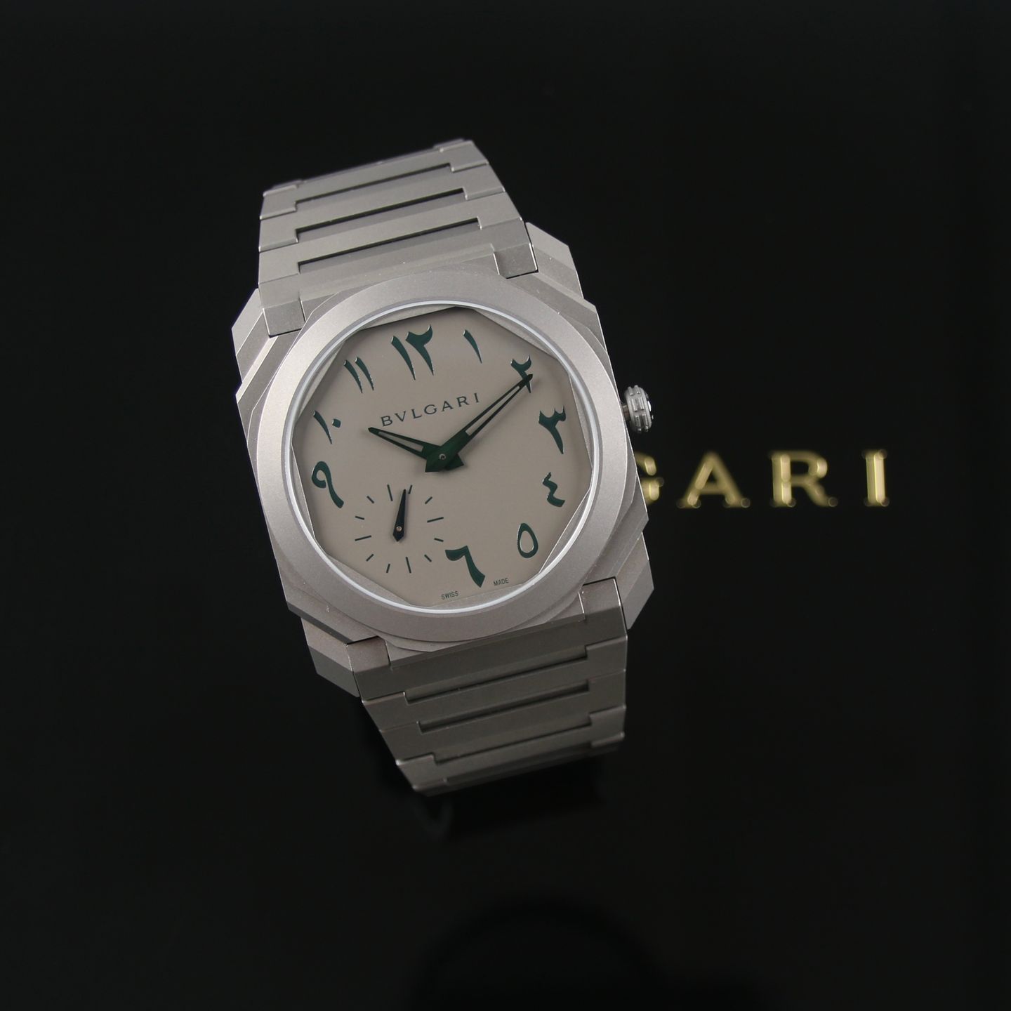 Bulgari Octo 103023 (2024) - Grey dial 40 mm Titanium case (1/7)