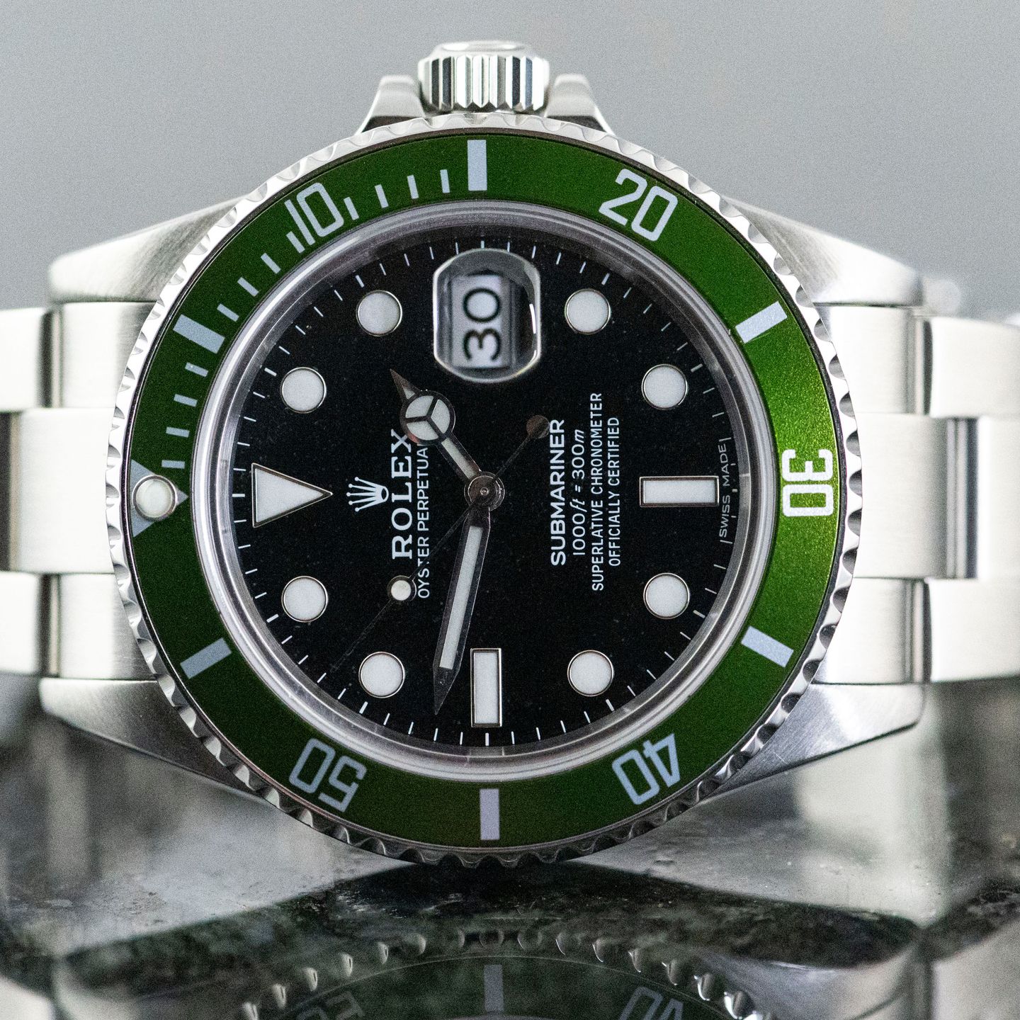 Rolex Submariner Date 16610LV (2004) - Black dial 40 mm Steel case (2/8)