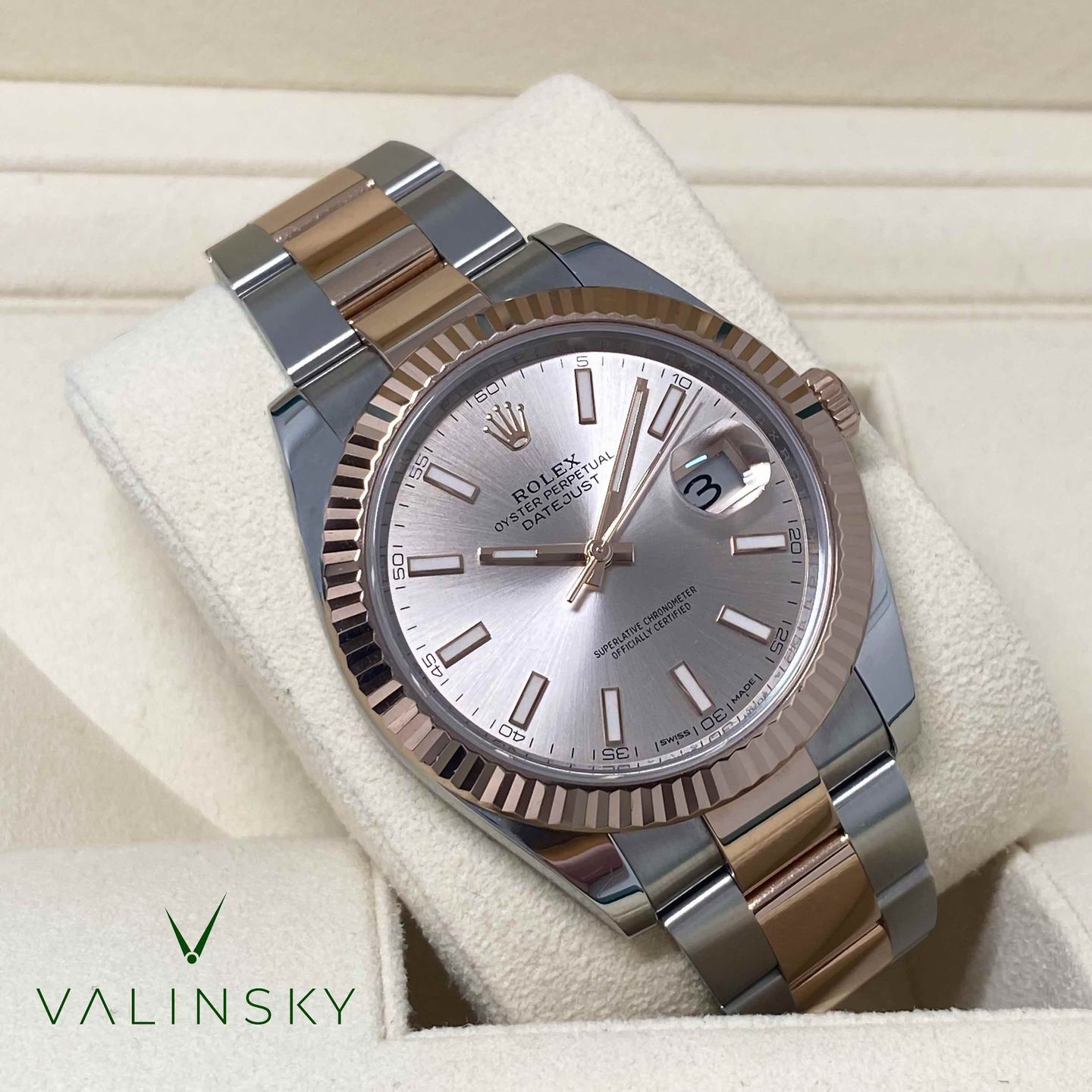 Rolex Datejust 41 126331 (2017) - Champagne dial 41 mm Rose Gold case (1/4)