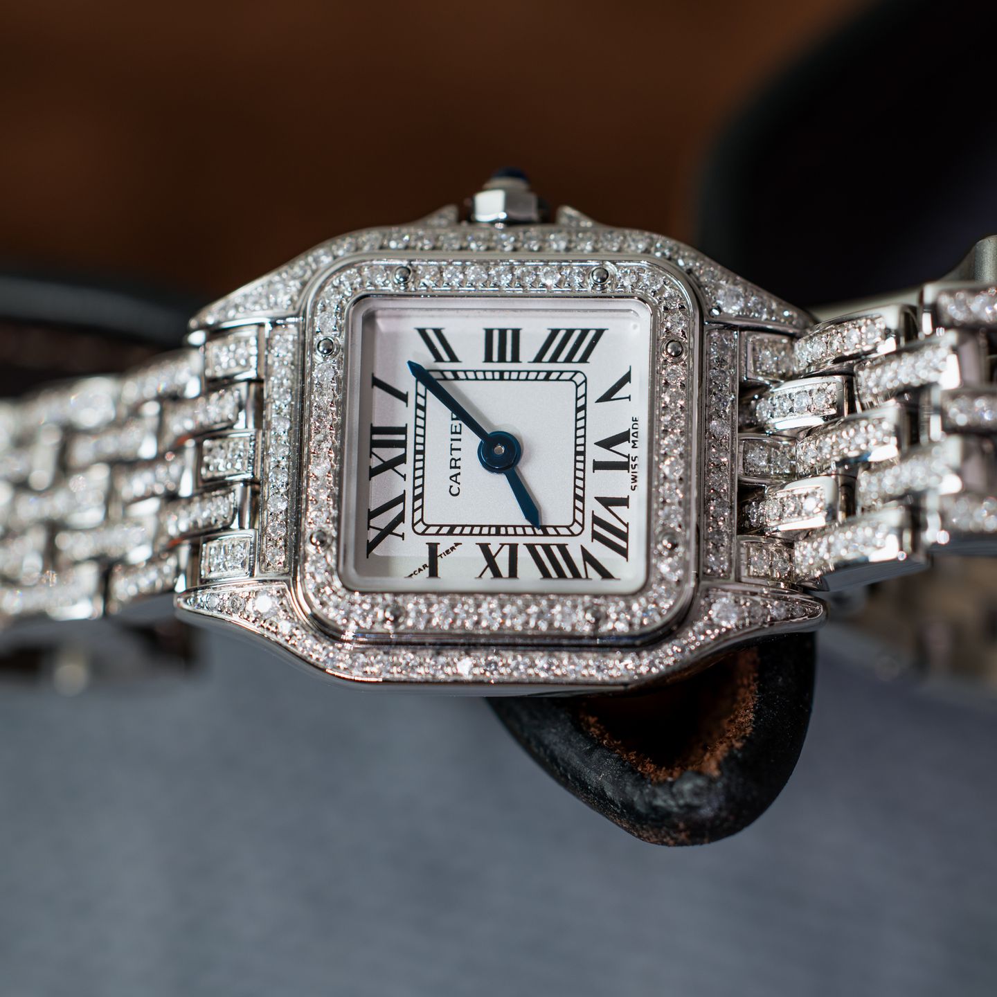 Cartier Panthère WSPN0006 (2025) - White dial 30 mm Steel case (4/5)