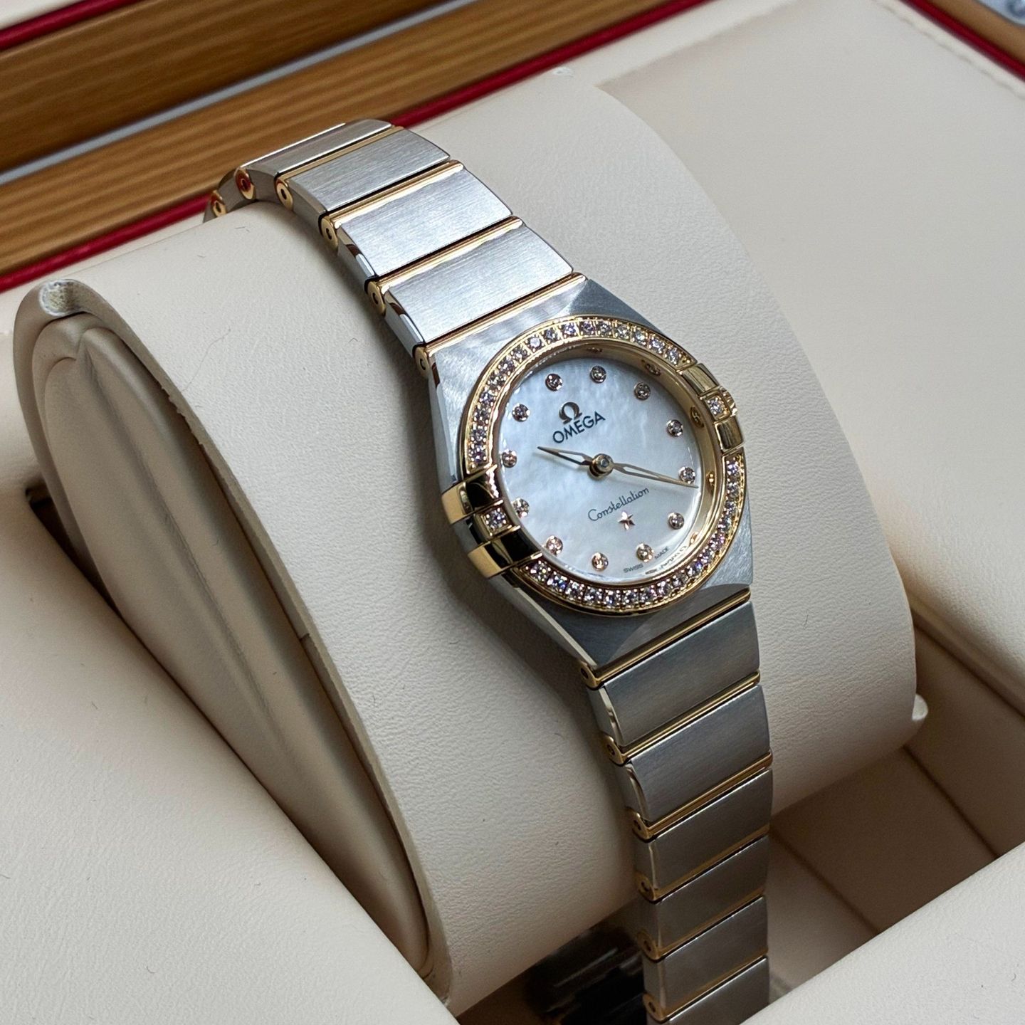 Omega Constellation Quartz 131.25.25.60.55.002 (2024) - White dial 25 mm Steel case (7/7)