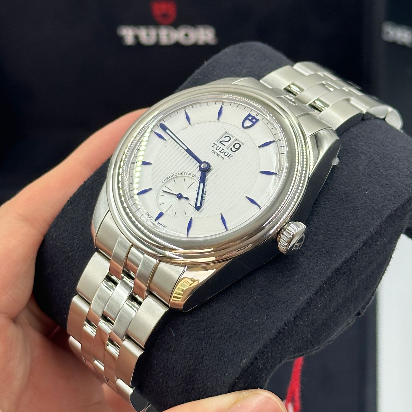 Tudor Glamour Double Date 57100 (2023) - Zilver wijzerplaat 42mm Staal (4/8)