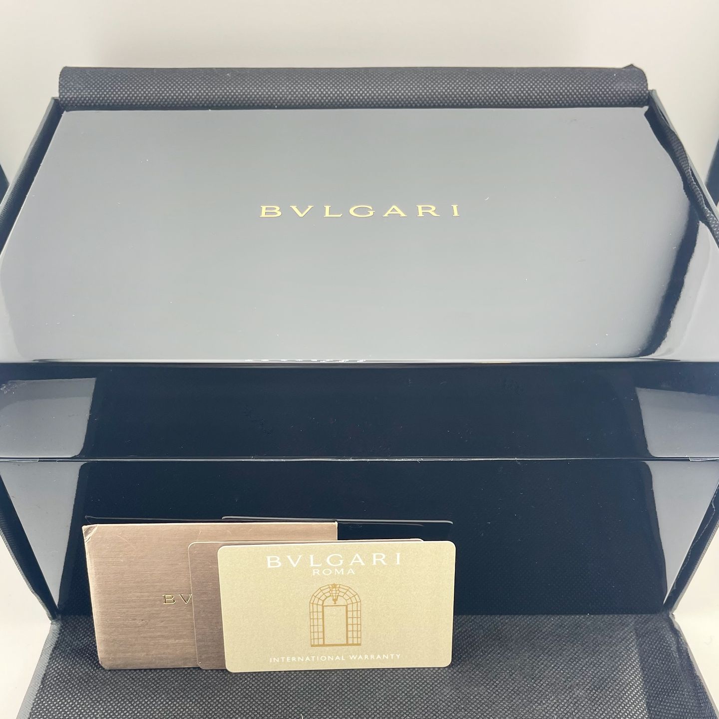 Bulgari Octo 103126 (2022) - Transparent dial 40 mm Ceramic case (6/6)