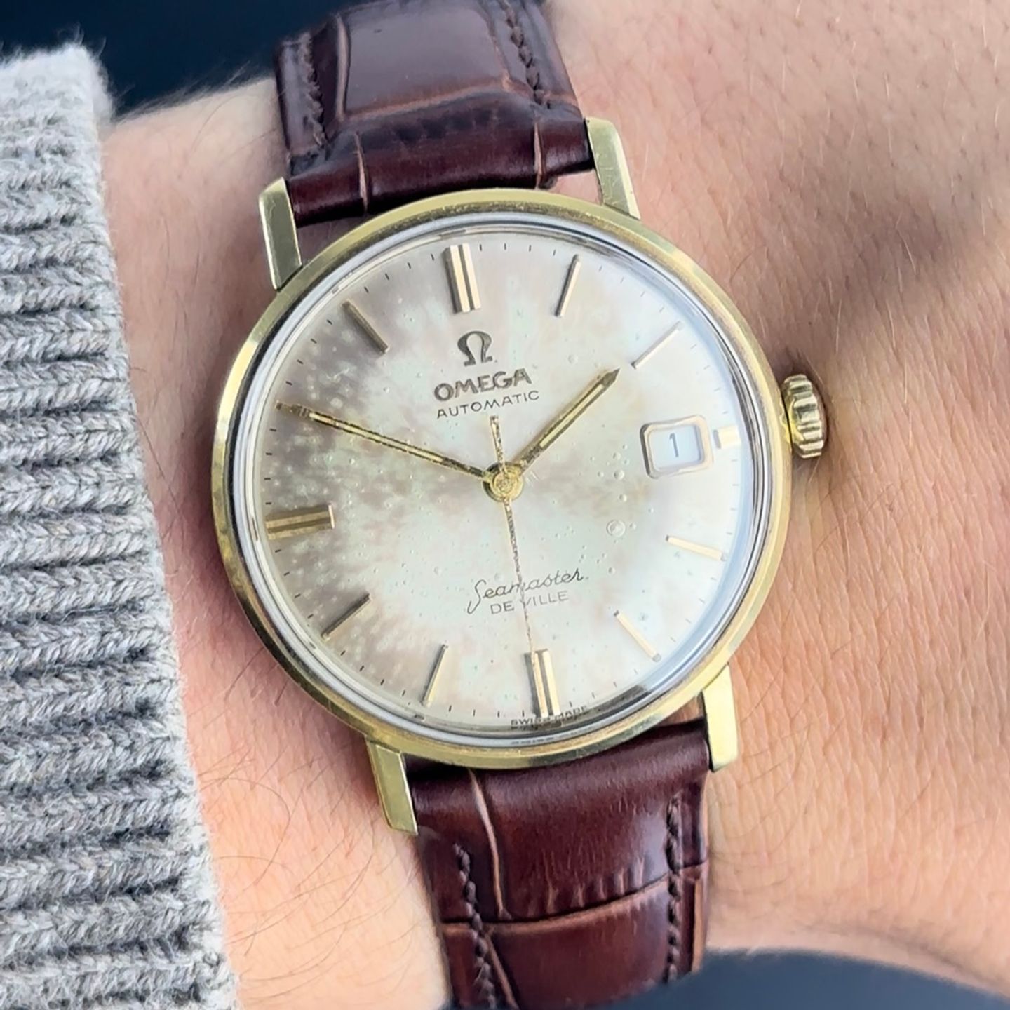 Omega Seamaster 14910 (1962) - Champagne wijzerplaat 34mm Goud/Staal (2/8)