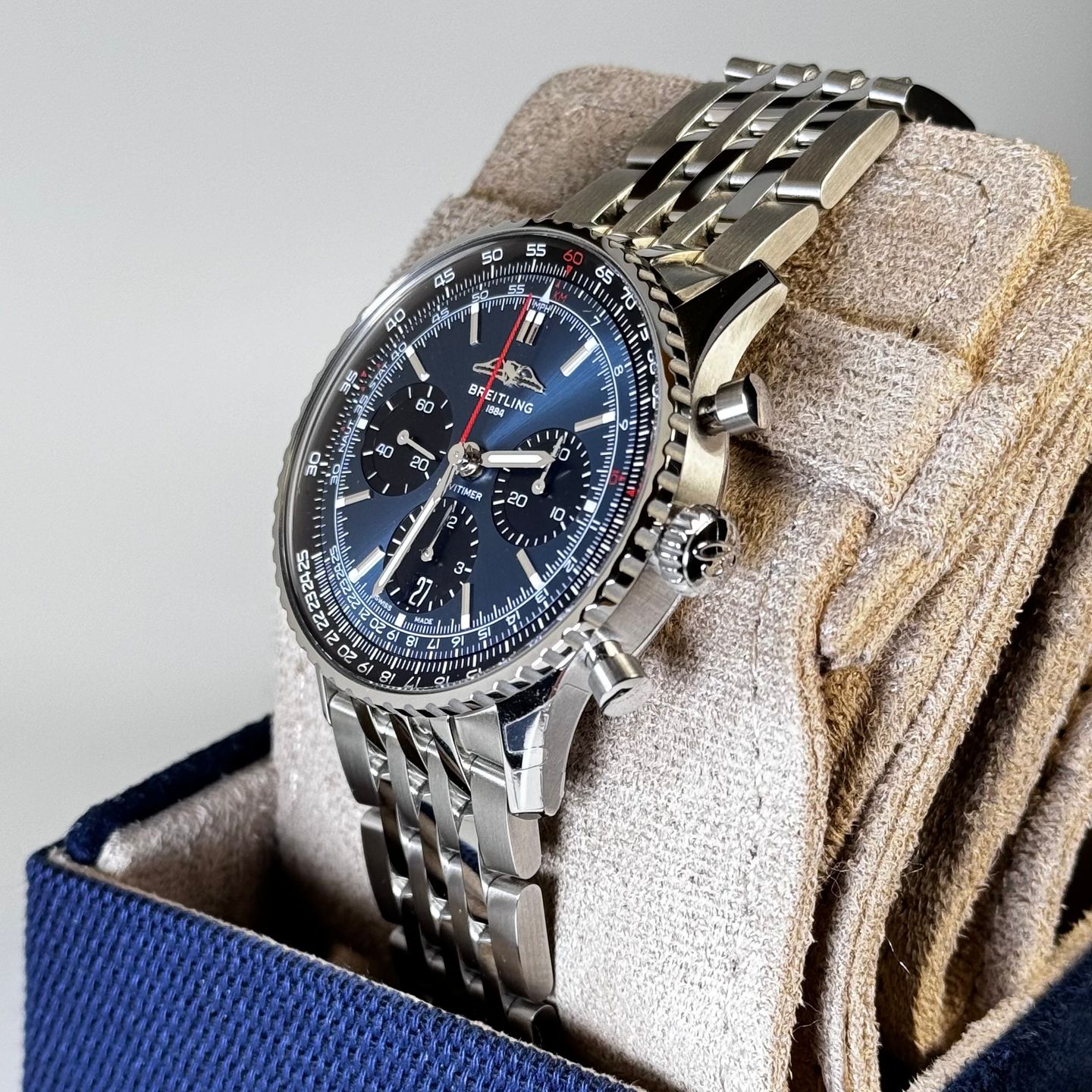 Breitling Navitimer AB0139241C1A1 (2024) - Blauw wijzerplaat 41mm Staal (2/8)