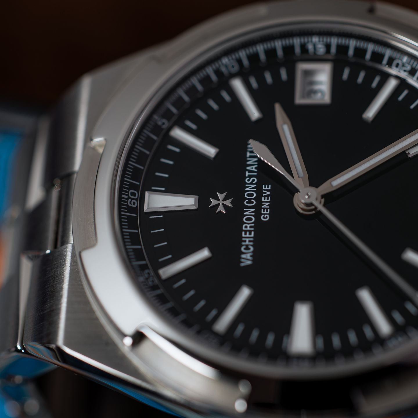 Vacheron Constantin Overseas 4500V/110A-B483 (2021) - Black dial 42 mm Steel case (5/8)