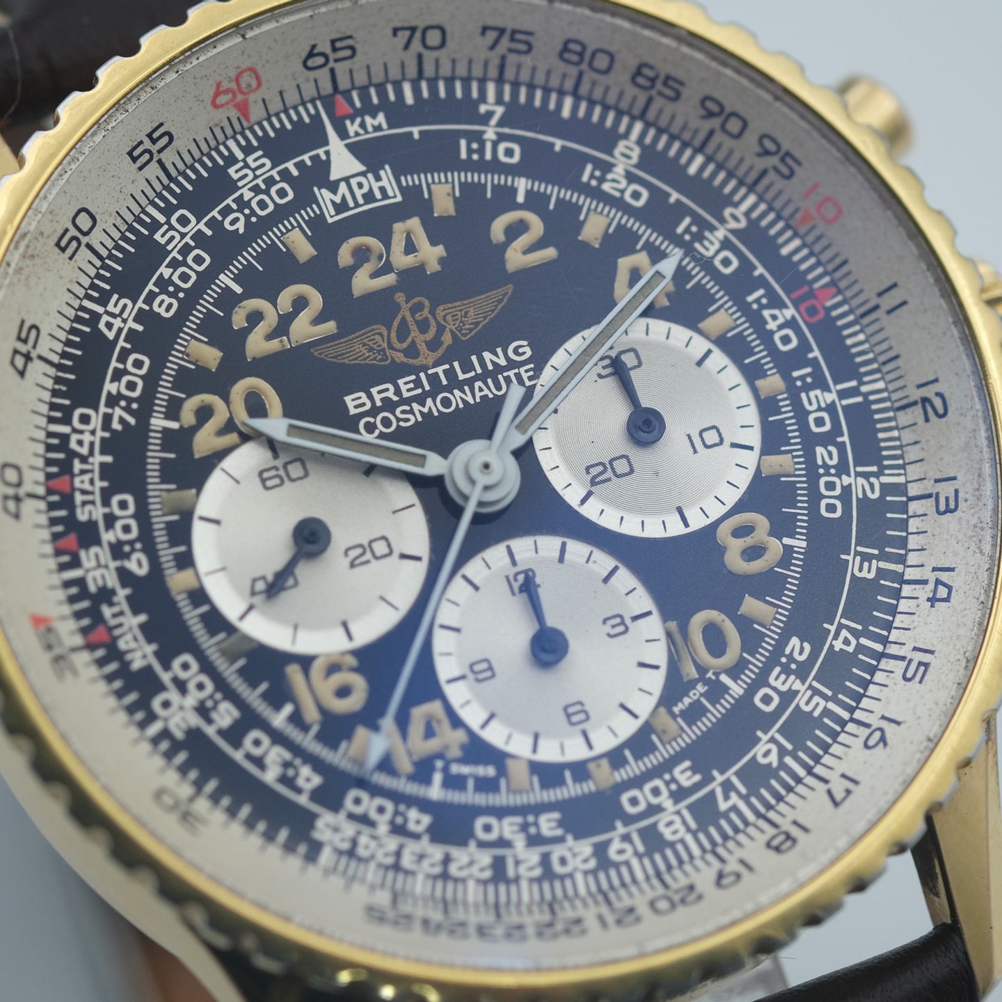Breitling Navitimer Cosmonaute 81600 (1986) - Black dial 41 mm Yellow Gold case (4/8)
