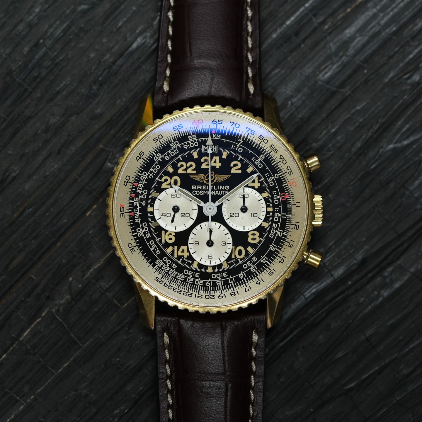 Breitling Navitimer Cosmonaute 81600 (1986) - Black dial 41 mm Yellow Gold case (2/8)