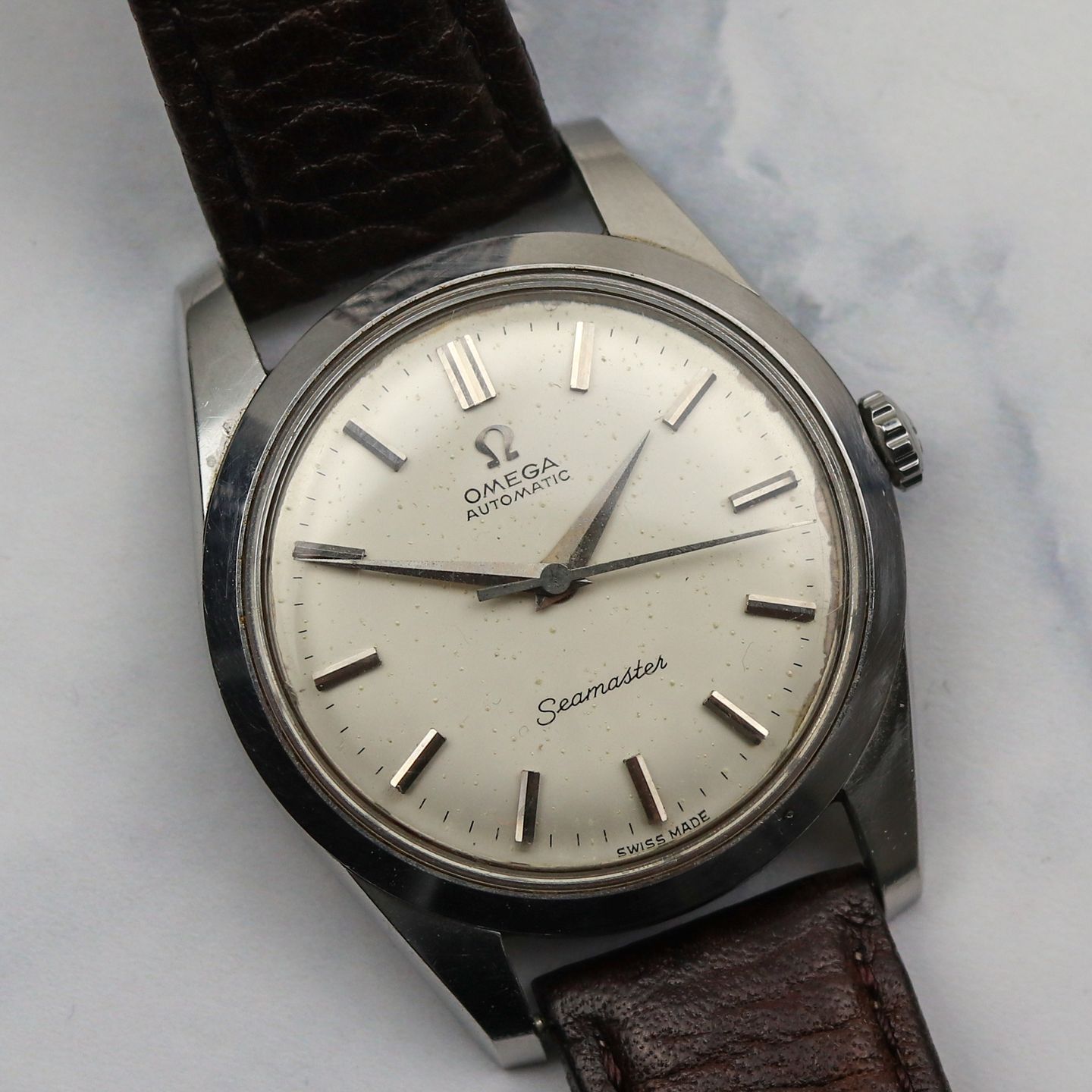 Omega Seamaster 165.010 (1962) - Silver dial 35 mm Steel case (2/5)