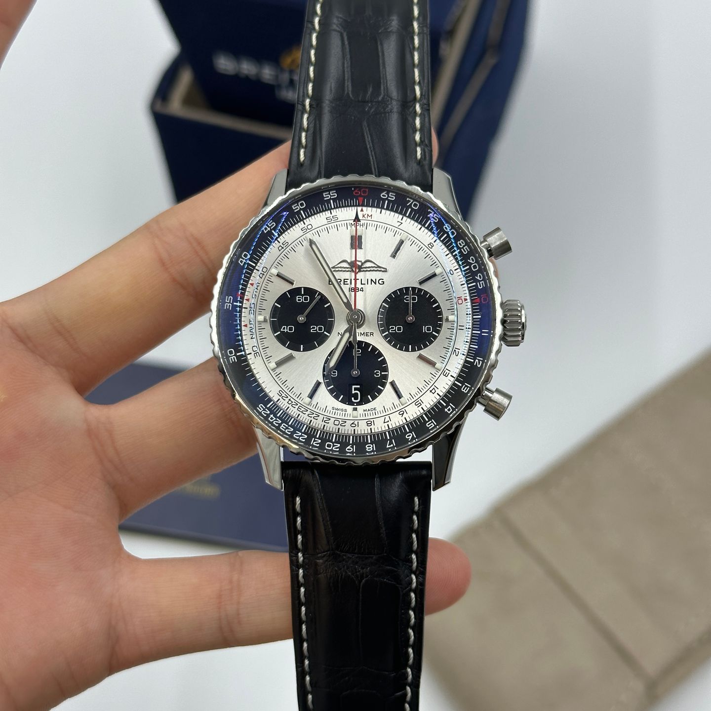 Breitling Navitimer 1 B01 Chronograph AB0138241G1P1 (2023) - Zilver wijzerplaat 43mm Staal (6/8)