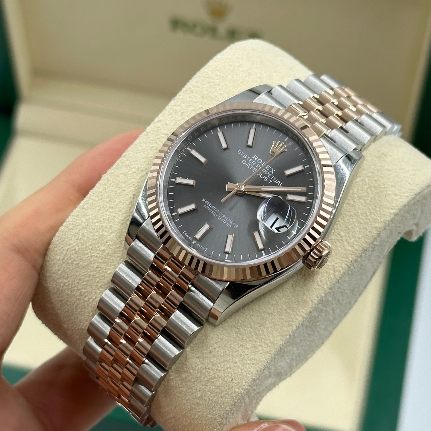 Rolex Datejust 36 126231 (2024) - Grey dial 36 mm Steel case (4/8)