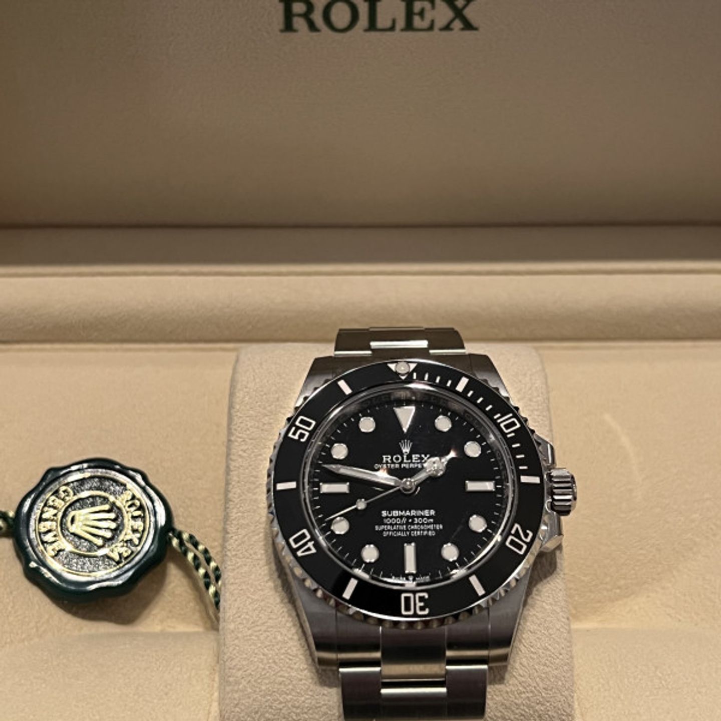 Rolex Submariner No Date 124060 (2023) - Black dial 41 mm Steel case (3/5)