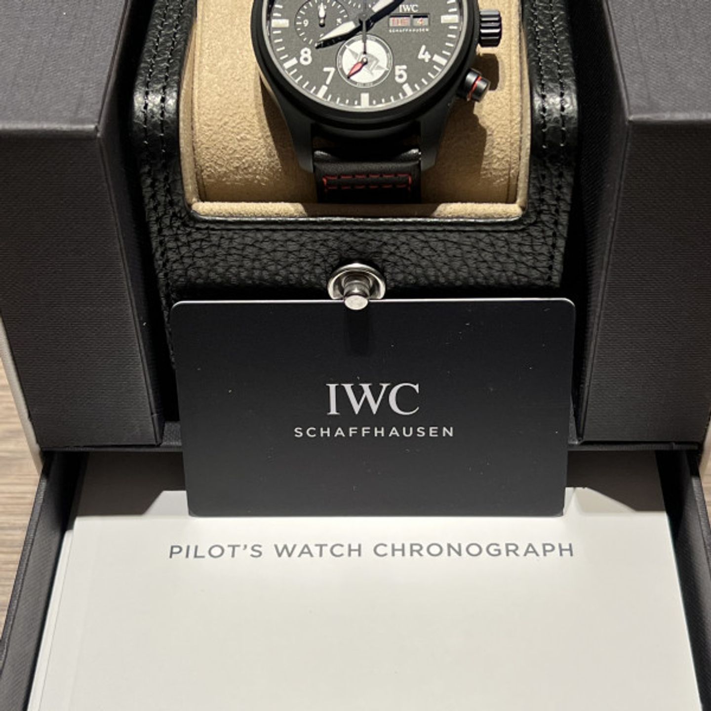IWC Pilot Chronograph IW389108 (2022) - Black dial 45 mm Ceramic case (2/5)