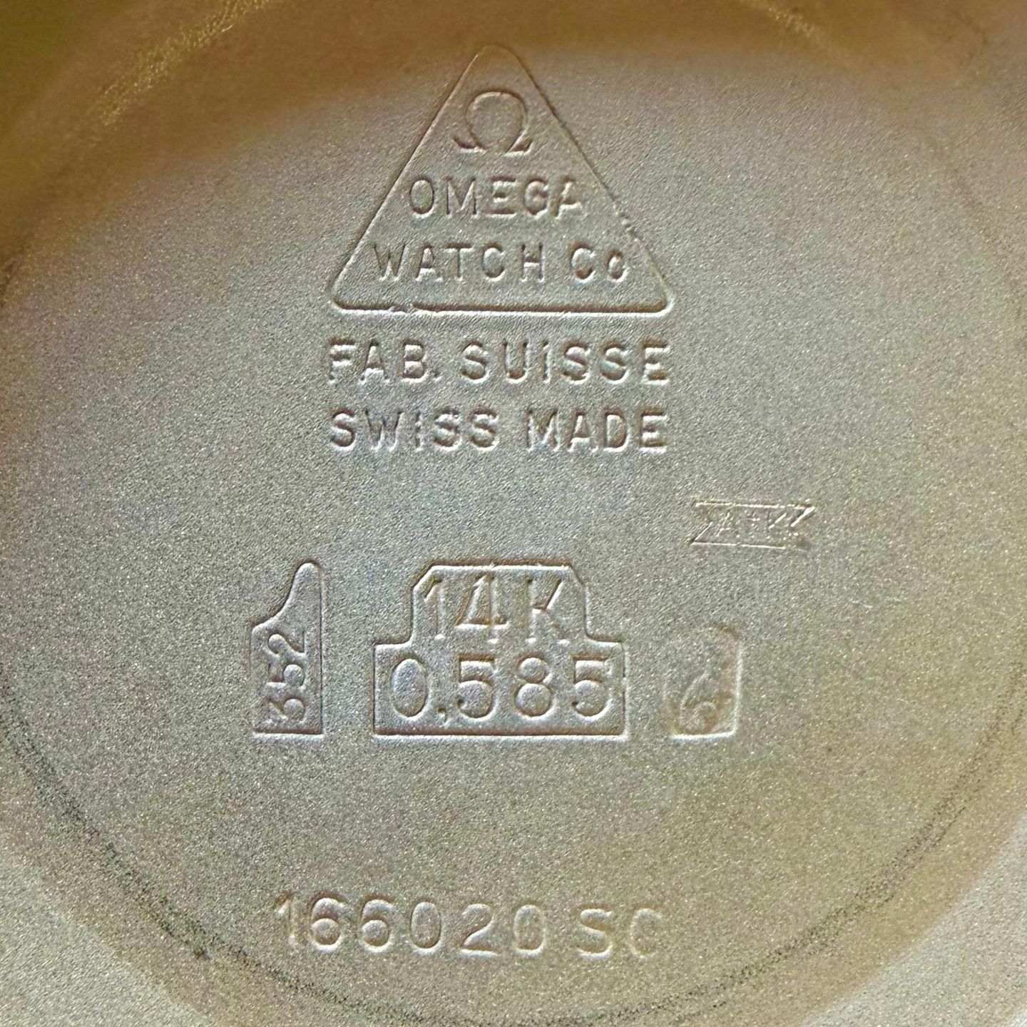 Omega Seamaster 166.020 (1965) - Champagne dial 34 mm Yellow Gold case (5/8)