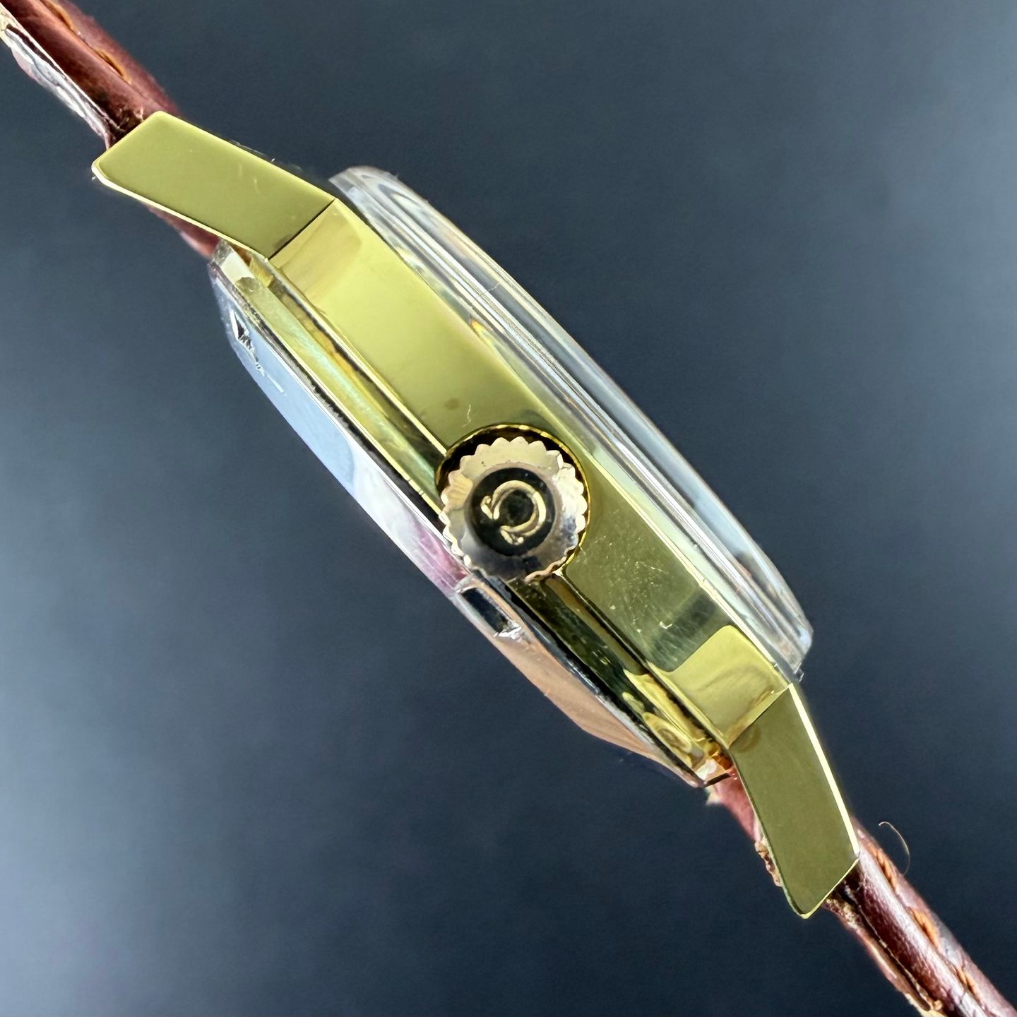 Omega Genève 166.0117 - (5/8)