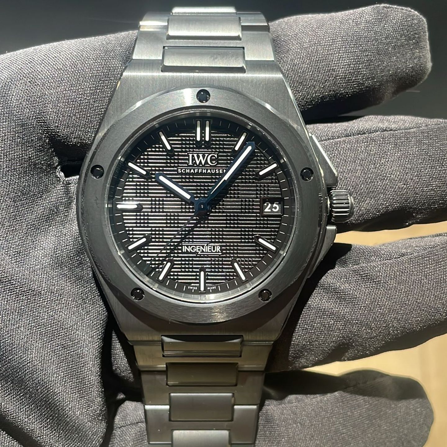 IWC Ingenieur Automatic IW338903 (2025) - Zwart wijzerplaat 42mm Keramiek (1/1)