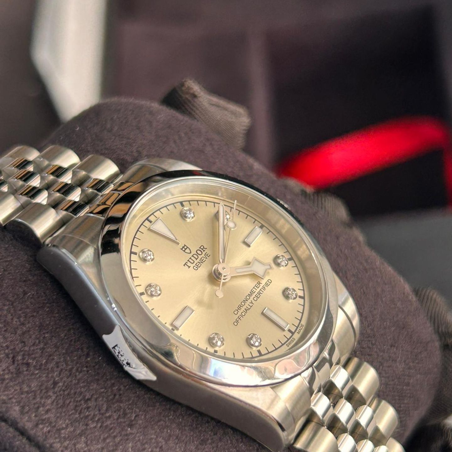 Tudor Black Bay 79600 (2025) - Champagne dial 31 mm Steel case (2/7)