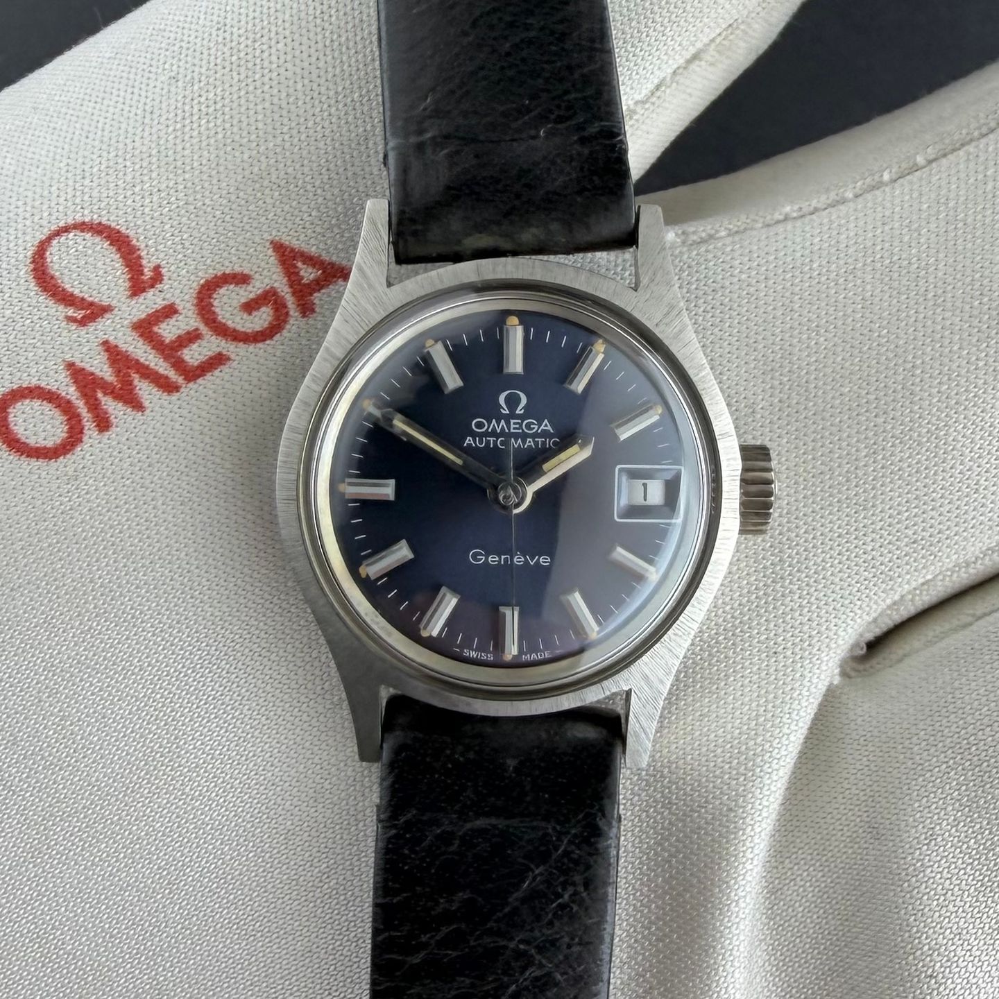 Omega Genève 566.021 - (2/8)