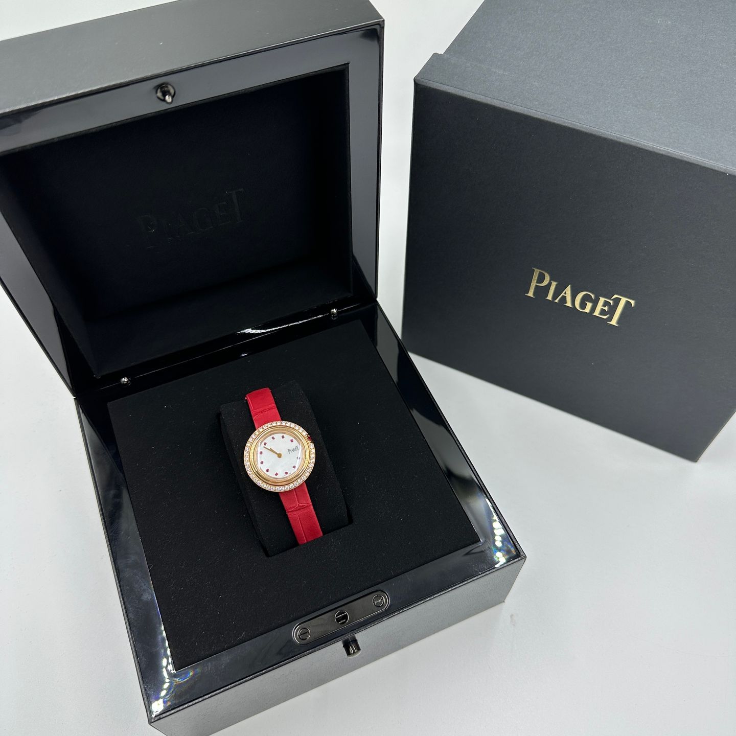 Piaget Possession G0A47088 (2024) - Pearl dial Unknown Rose Gold case (2/8)