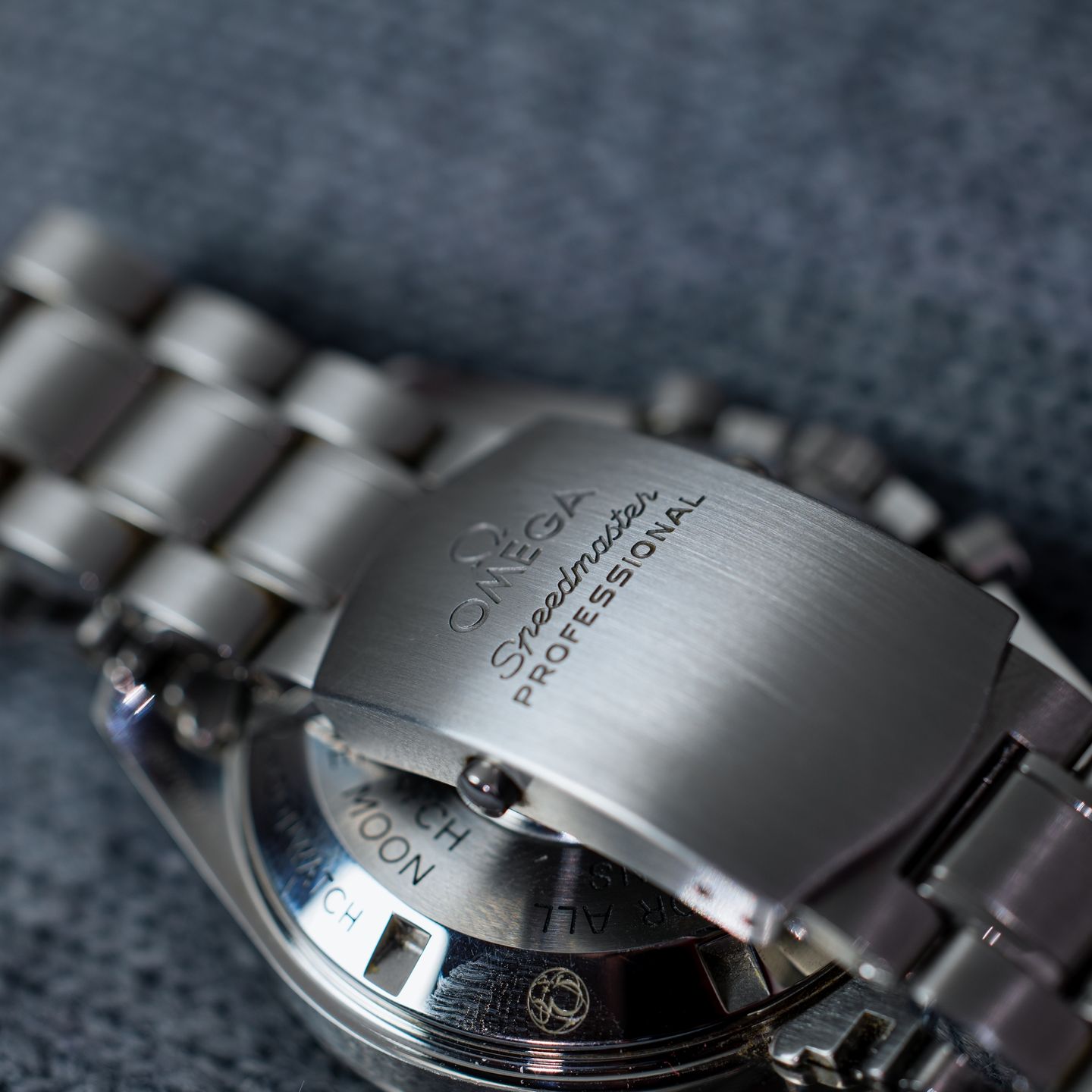 Omega Speedmaster Professional Moonwatch 311.30.42.30.01.005 (2019) - Black dial 42 mm Steel case (6/7)