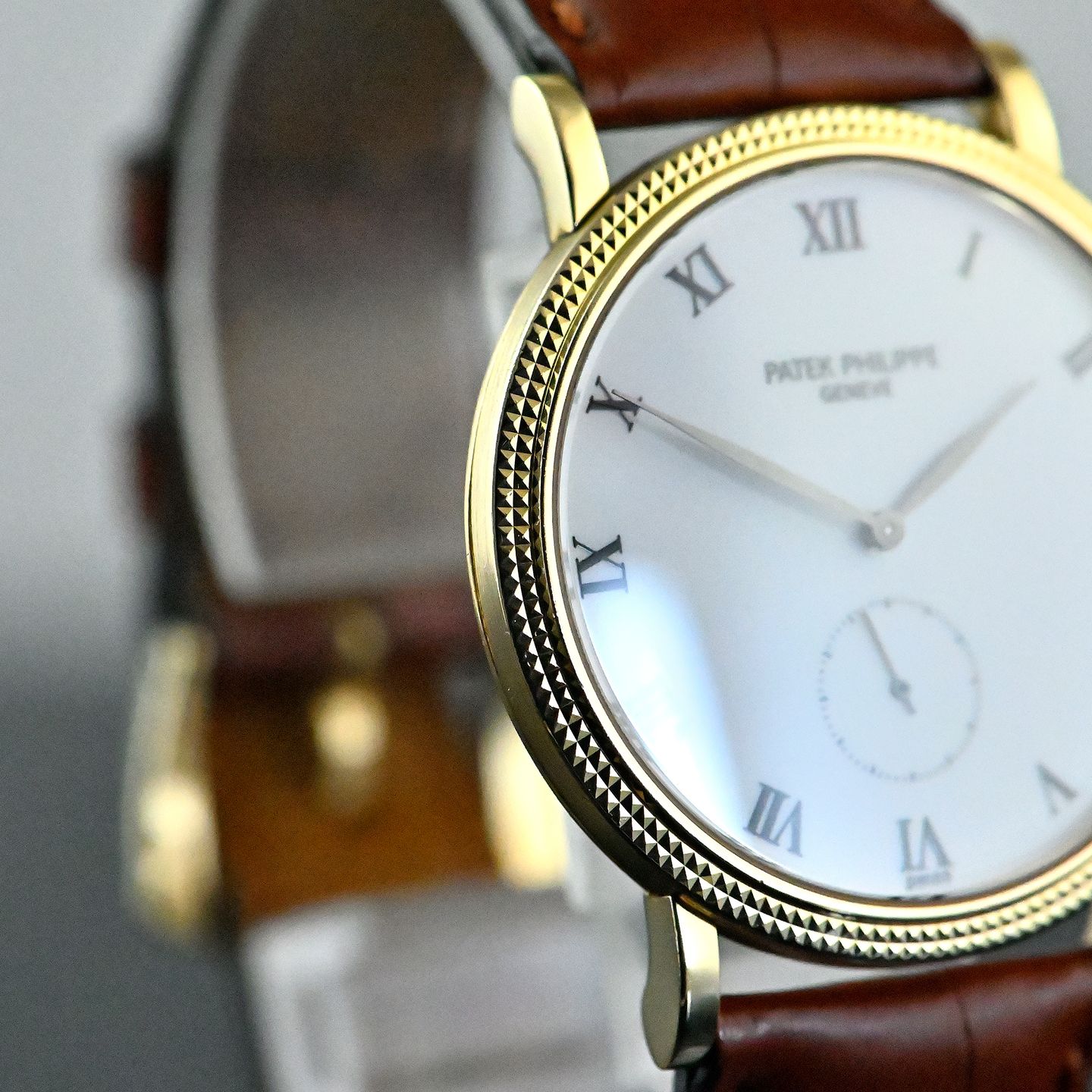 Patek Philippe Calatrava 3919 (1996) - White dial 33 mm Yellow Gold case (7/8)