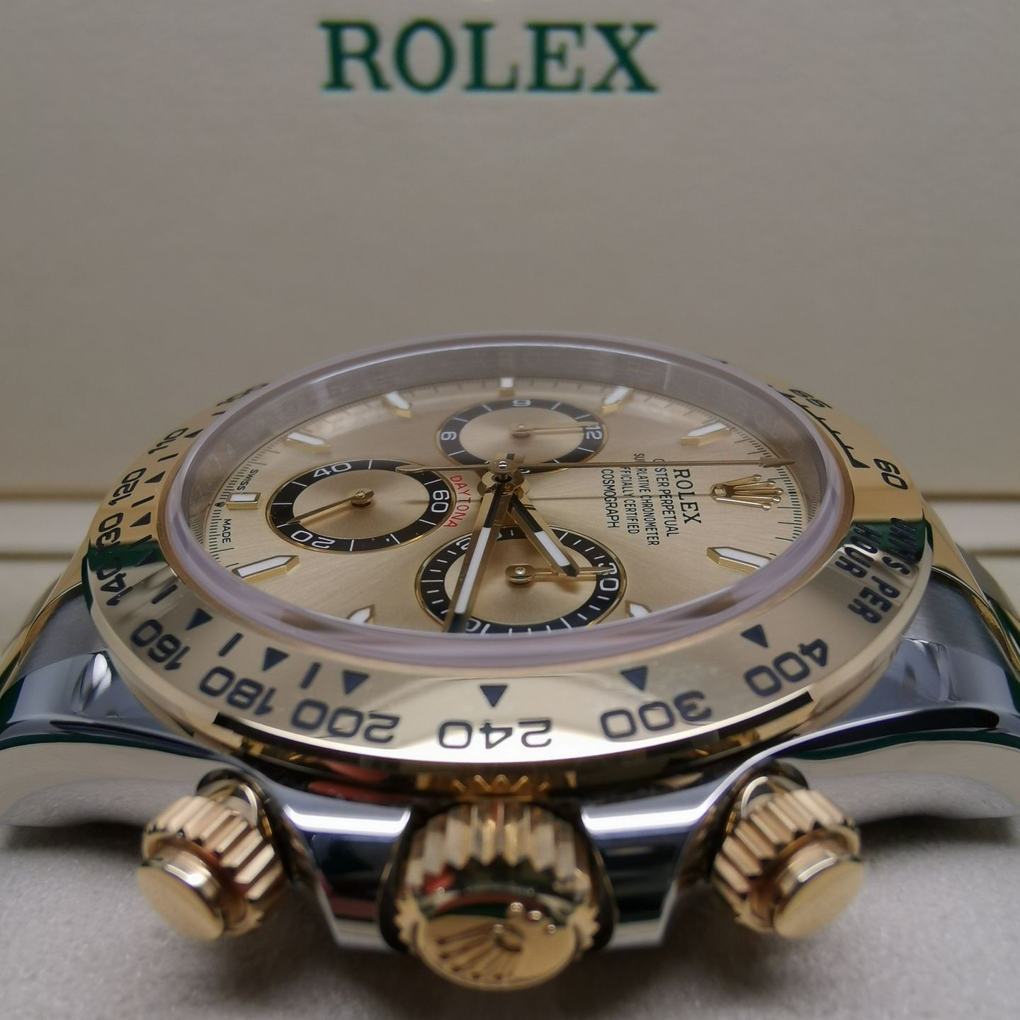 Rolex Daytona 126503 - (3/5)