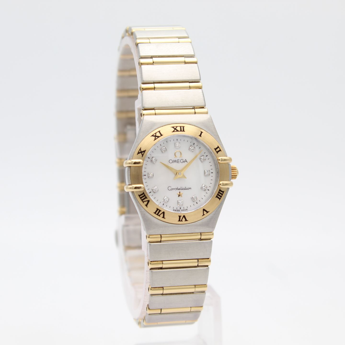 Omega Constellation 1262.75.00 (2002) - Pearl dial 23 mm Gold/Steel case (3/8)