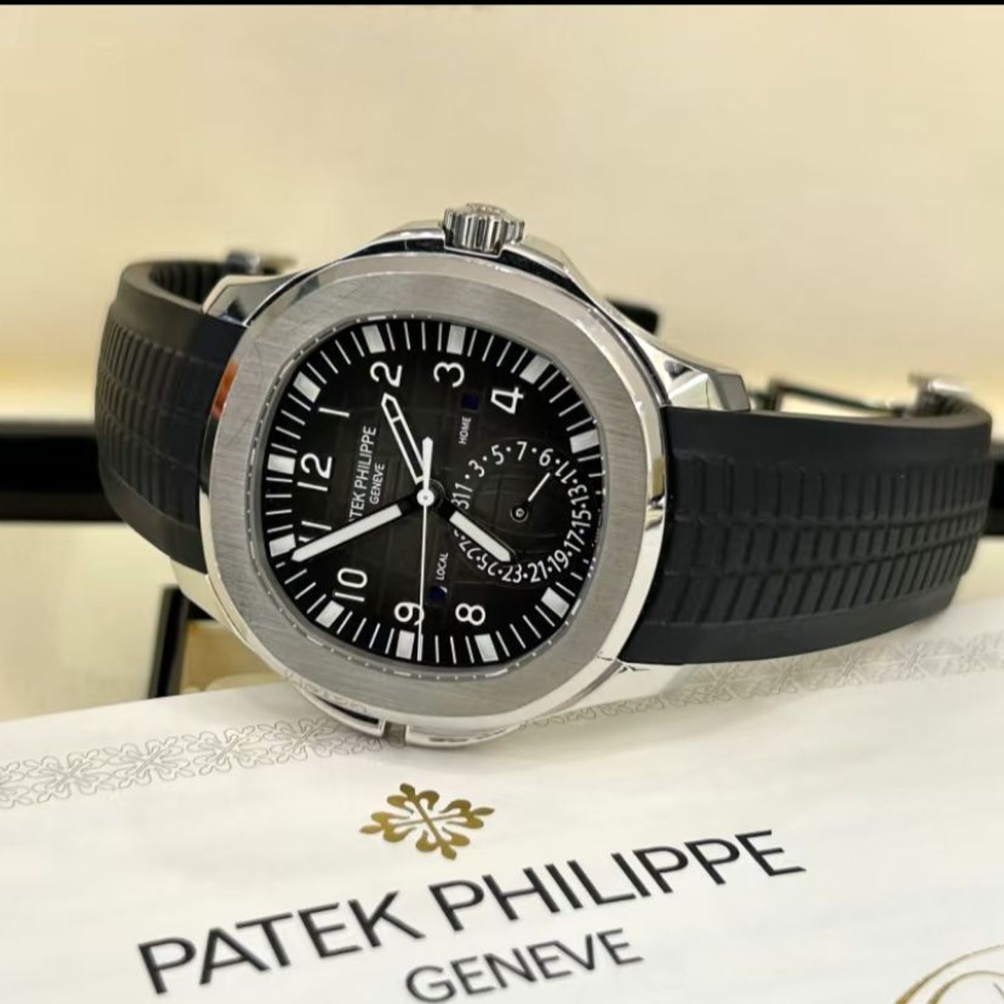 Patek Philippe Aquanaut 5164A-001 (2022) - Black dial 41 mm Steel case (4/8)
