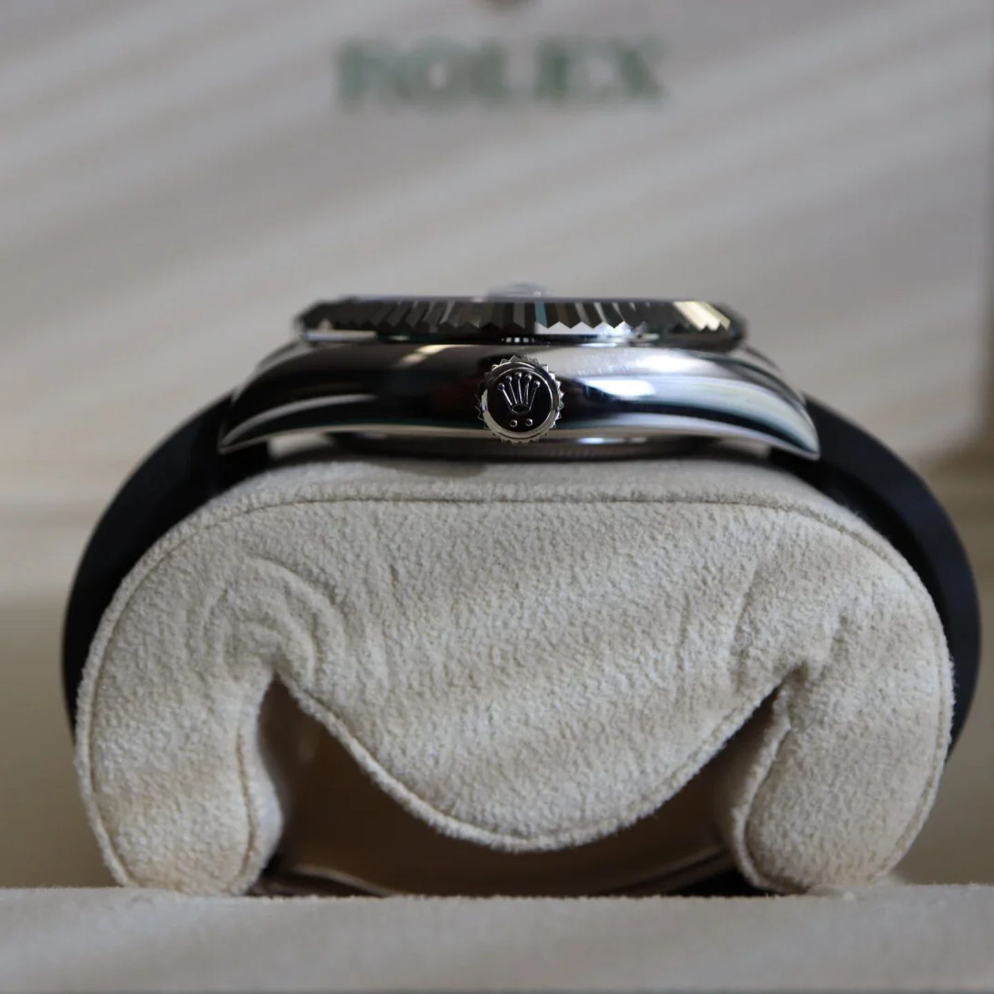 Rolex Sky-Dweller 336239 (2023) - White dial 42 mm White Gold case (4/7)