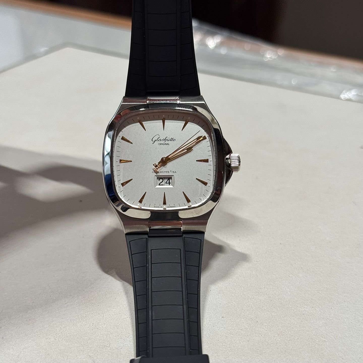 Glashütte Original Seventies Panorama Date 2-39-47-11-12-06 (2025) - Silver dial 40 mm Steel case (1/2)