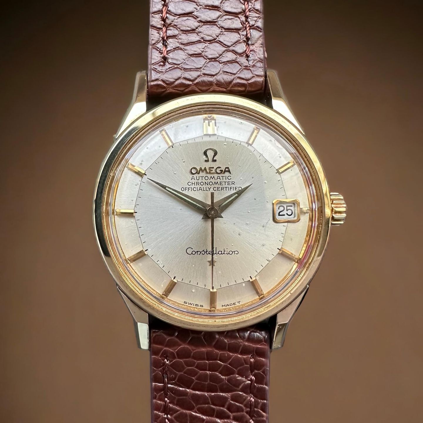 Omega Constellation 168.005 (1966) - White dial 34 mm Yellow Gold case (1/8)