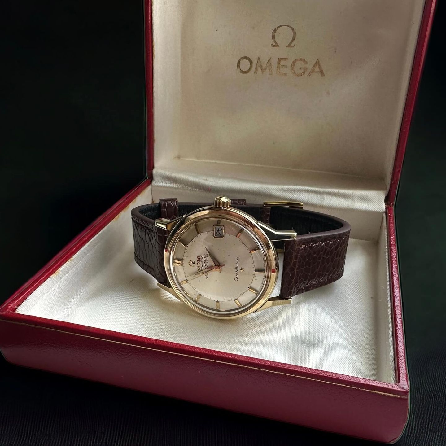 Omega Constellation 168.005 (1966) - White dial 34 mm Yellow Gold case (3/8)