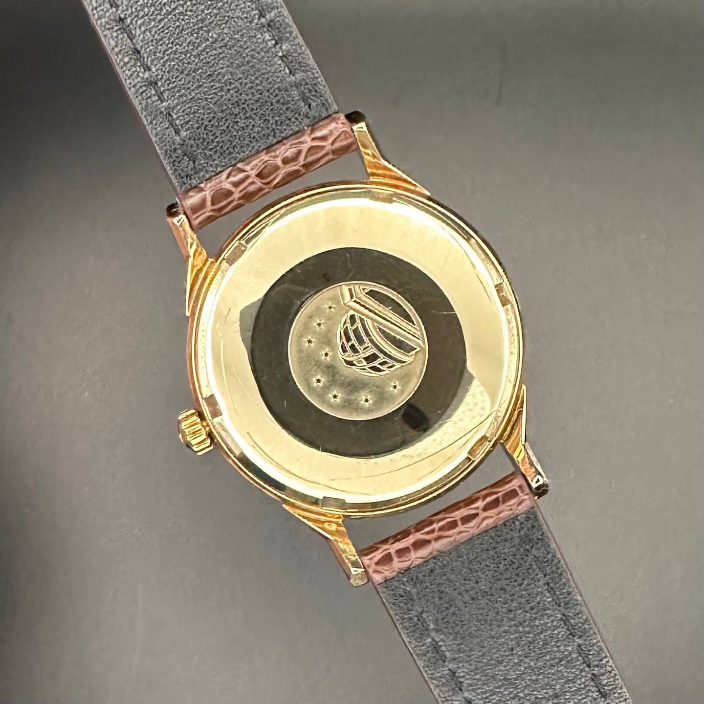 Omega Constellation 168.005 (1966) - White dial 34 mm Yellow Gold case (6/8)