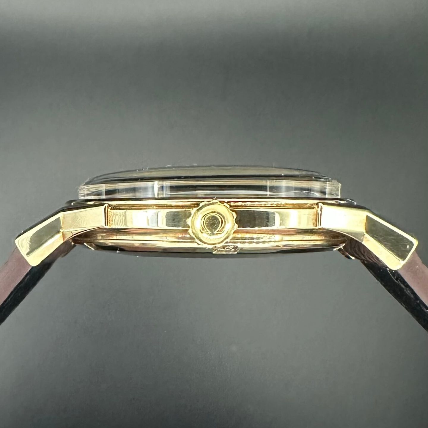 Omega Constellation 168.005 (1966) - White dial 34 mm Yellow Gold case (7/8)