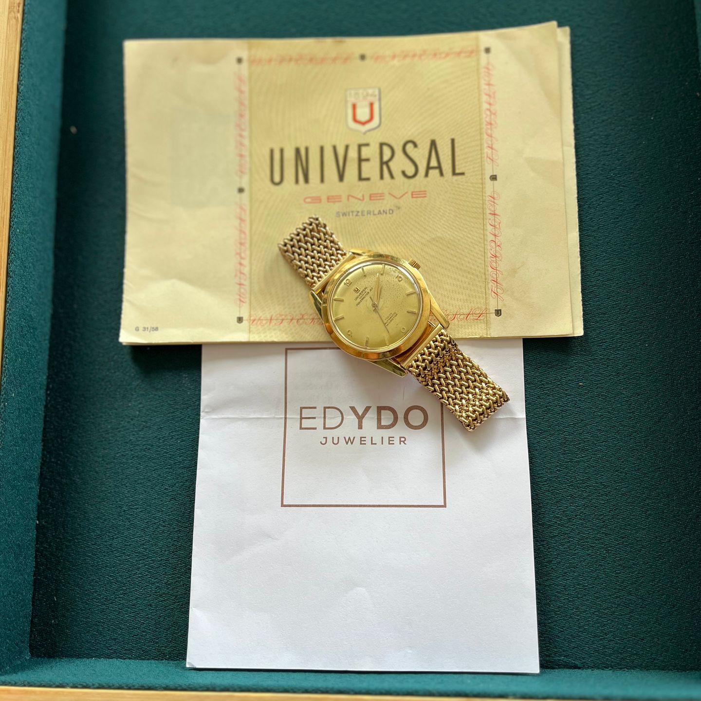 Universal Genève Polerouter 10364-2 (1960) - Champagne wijzerplaat 35mm Staal (3/5)