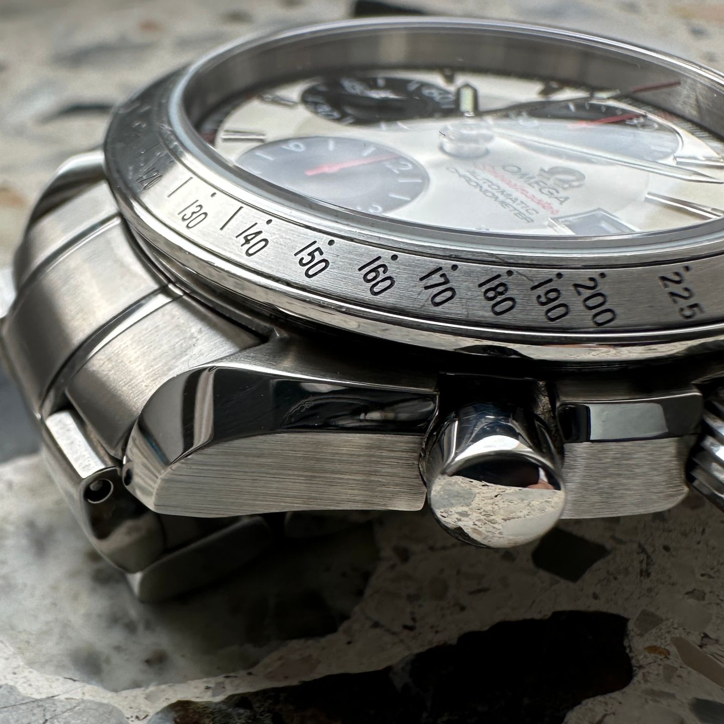 Omega Speedmaster Date 3211.31 (2009) - White dial 39 mm Steel case (7/8)