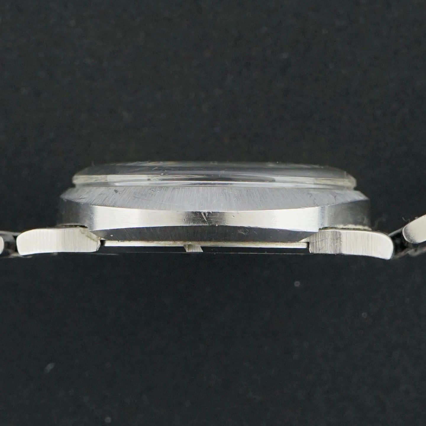 Omega Genève 135.033 - (5/8)