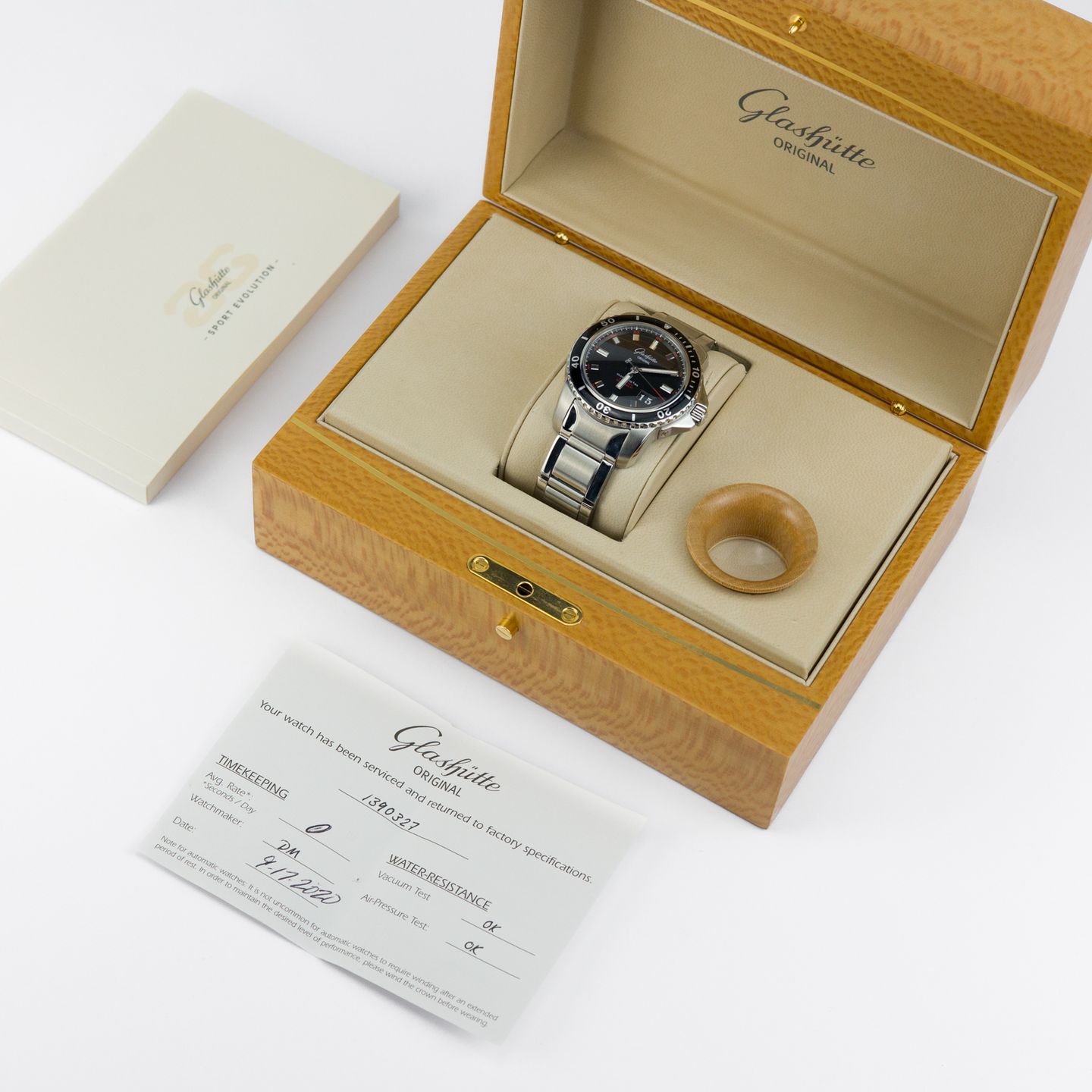 Glashütte Original Sport Evolution 39-42-43-03-14 (2020) - Black dial 42 mm Steel case (2/8)