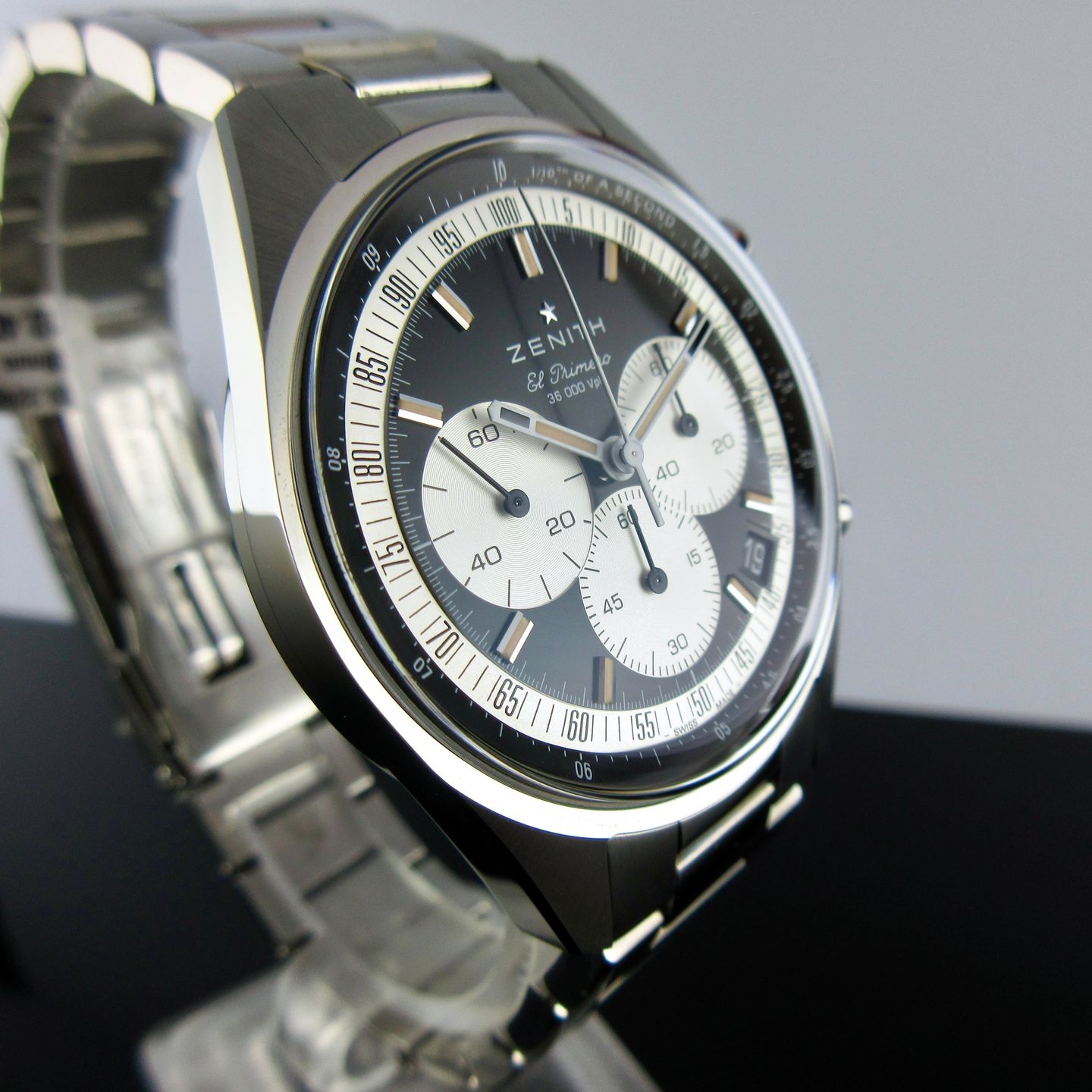 Zenith El Primero Chronomaster 03.3200.3600/21.M3200 (2025) - Black dial 38 mm Steel case (5/8)