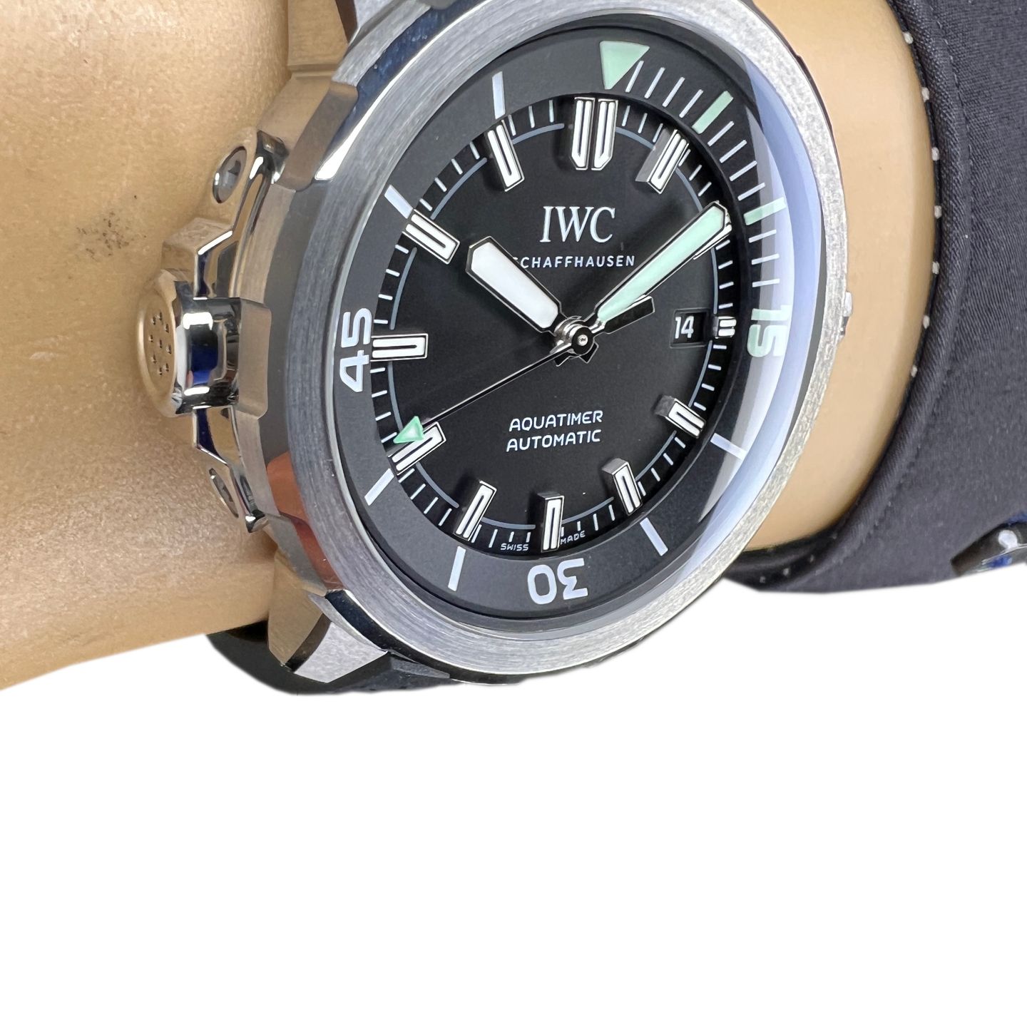 IWC Aquatimer Automatic IW328802 (2024) - Zwart wijzerplaat 42mm Staal (5/8)