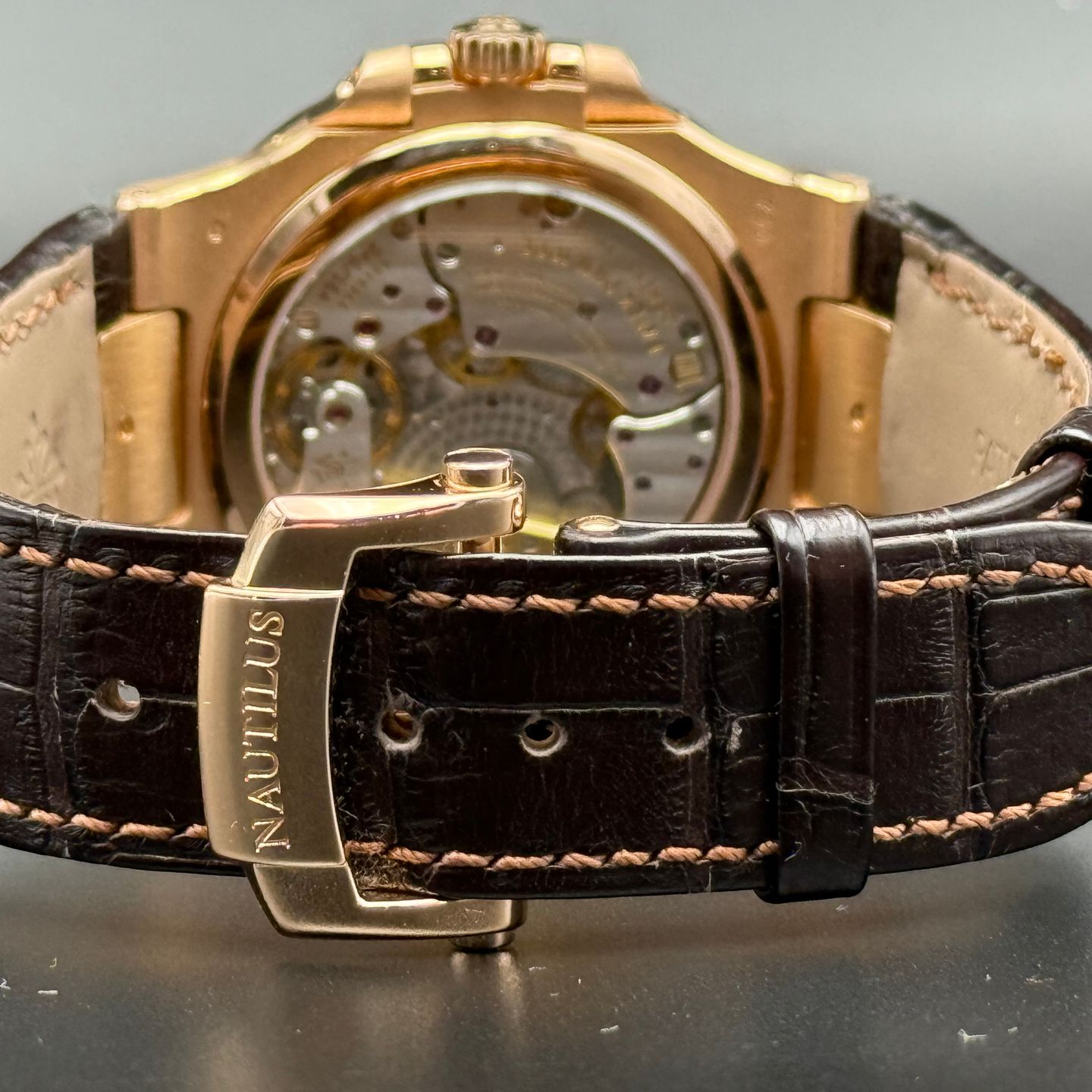 Patek Philippe Nautilus 5712R-001 (2010) - Grey dial 40 mm Rose Gold case (5/8)