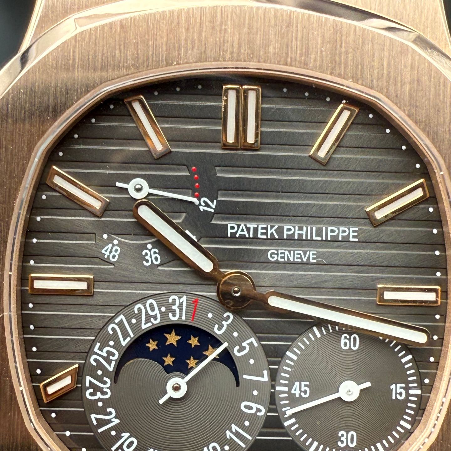 Patek Philippe Nautilus 5712R-001 (2010) - Grey dial 40 mm Rose Gold case (7/8)